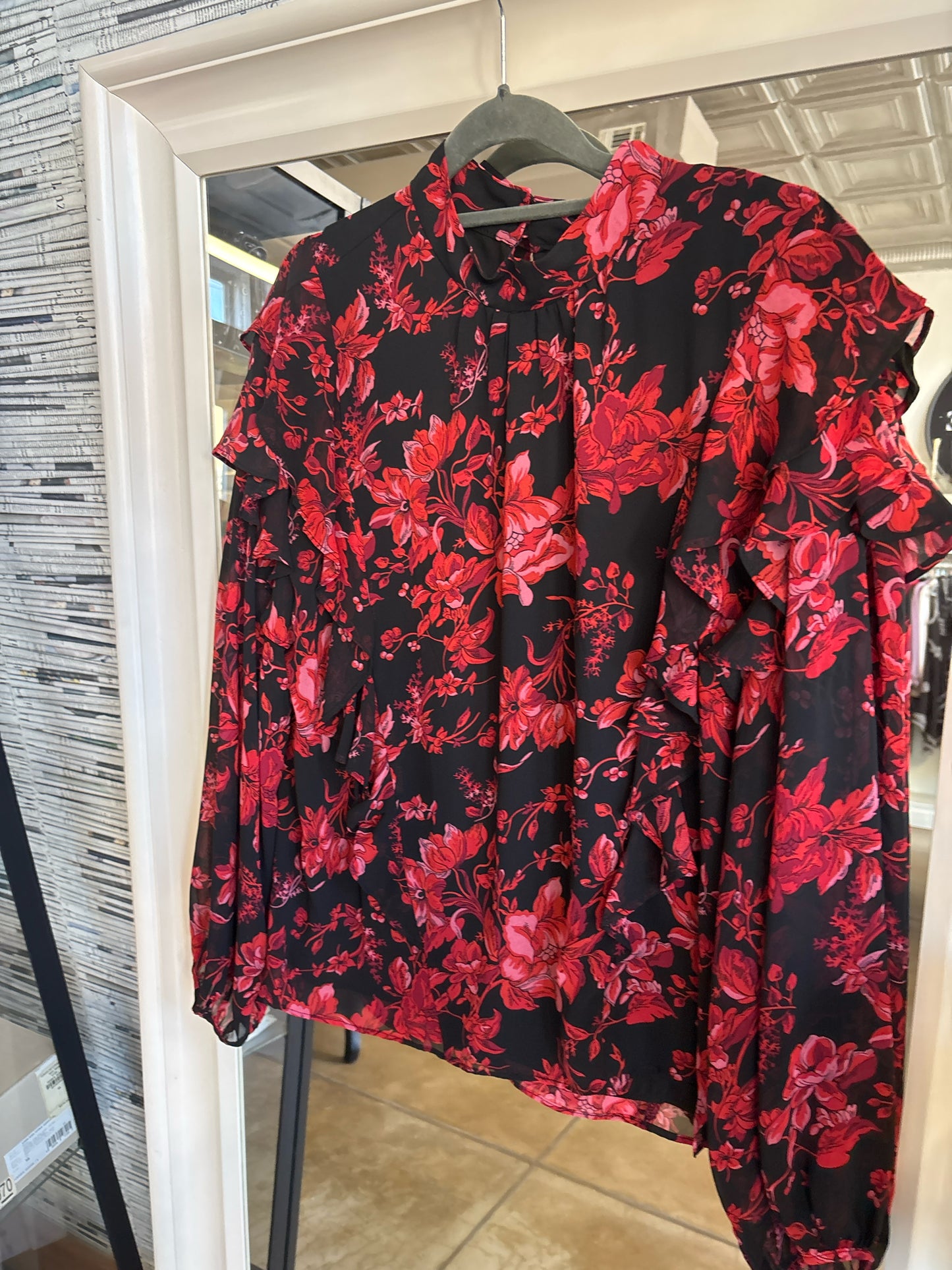 Vince Camuto Size L Top