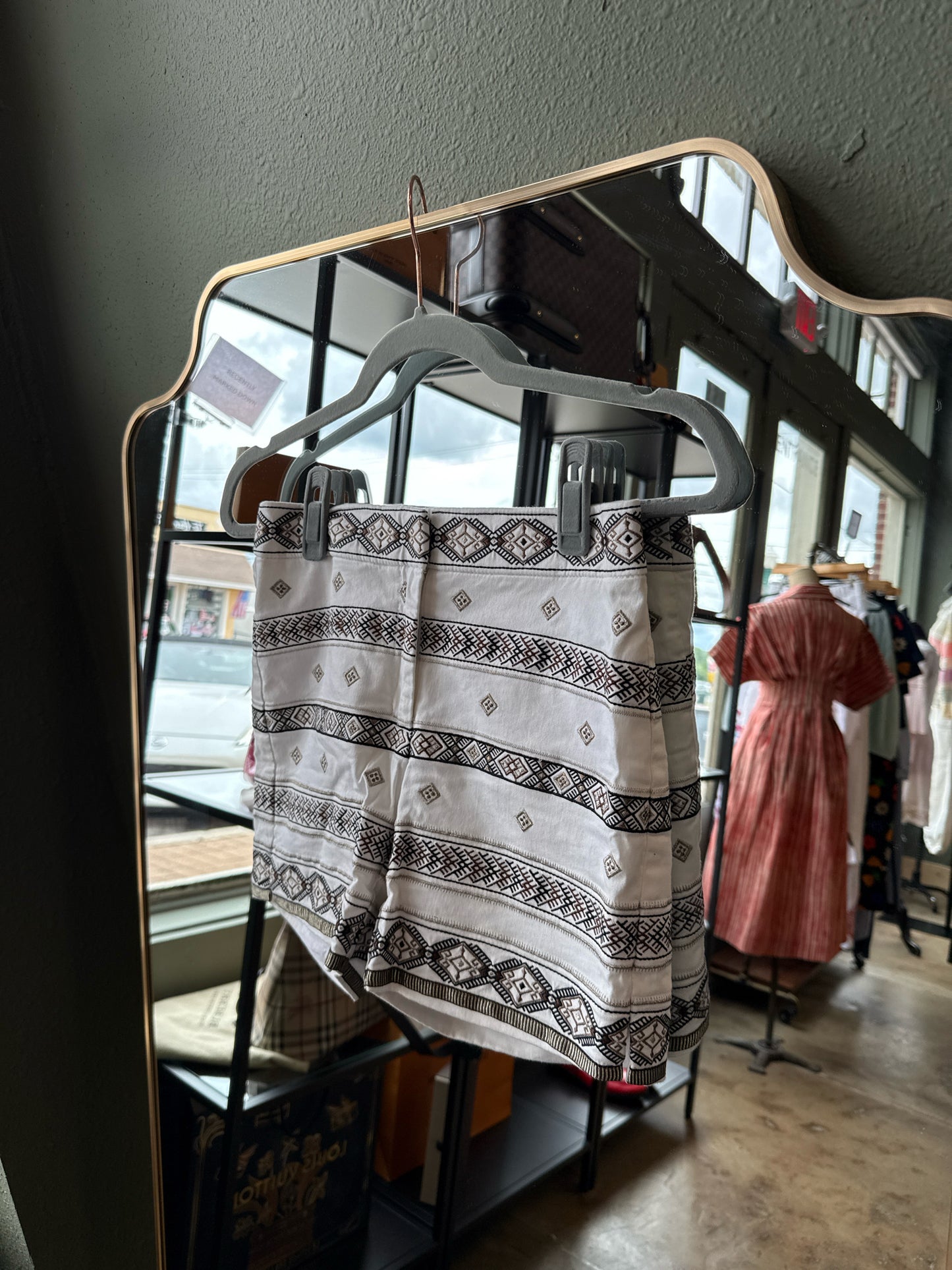 White House Black Market Size 00 White Shorts