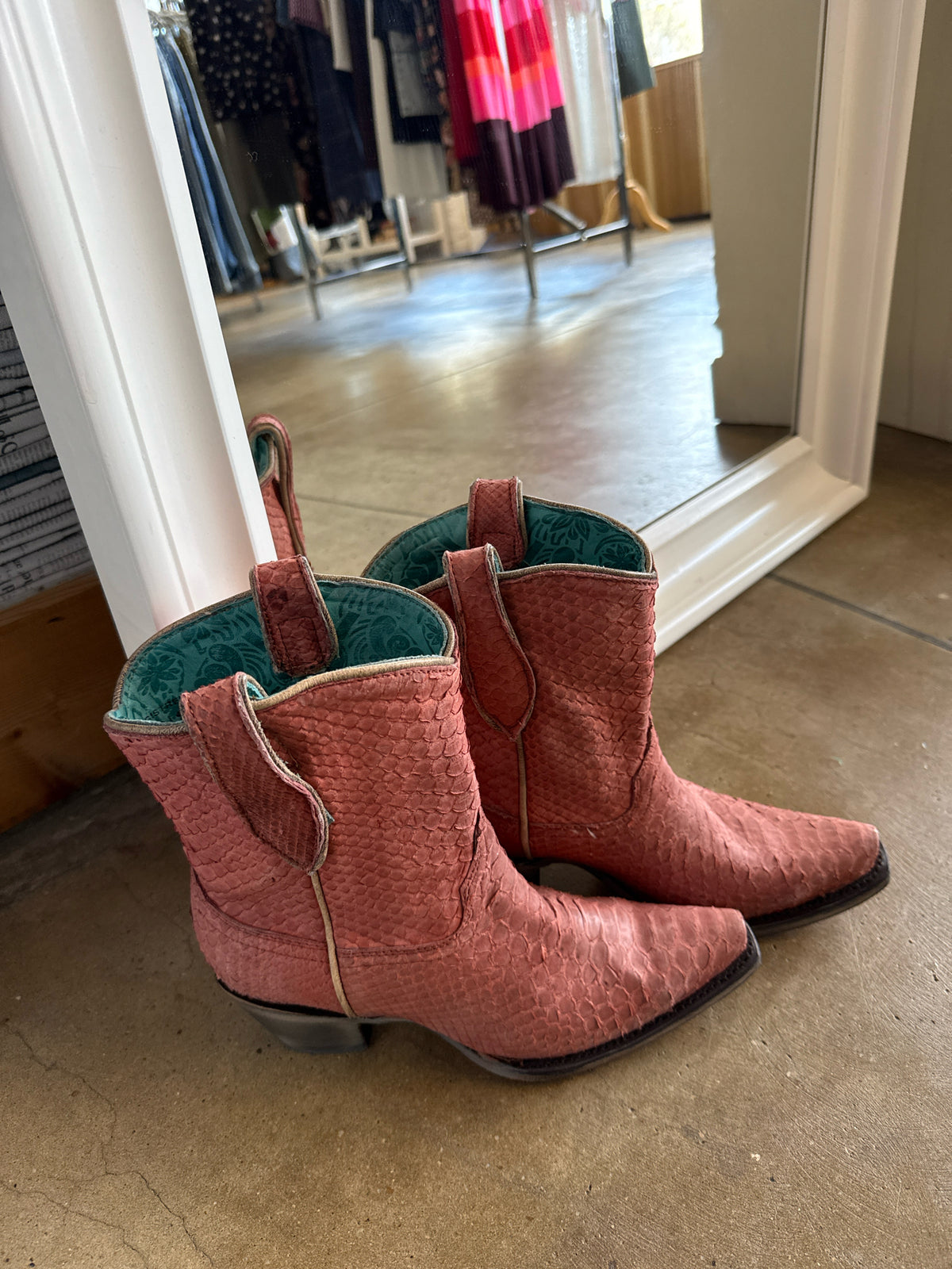 Corral Shoe Size 8 Red Boots
