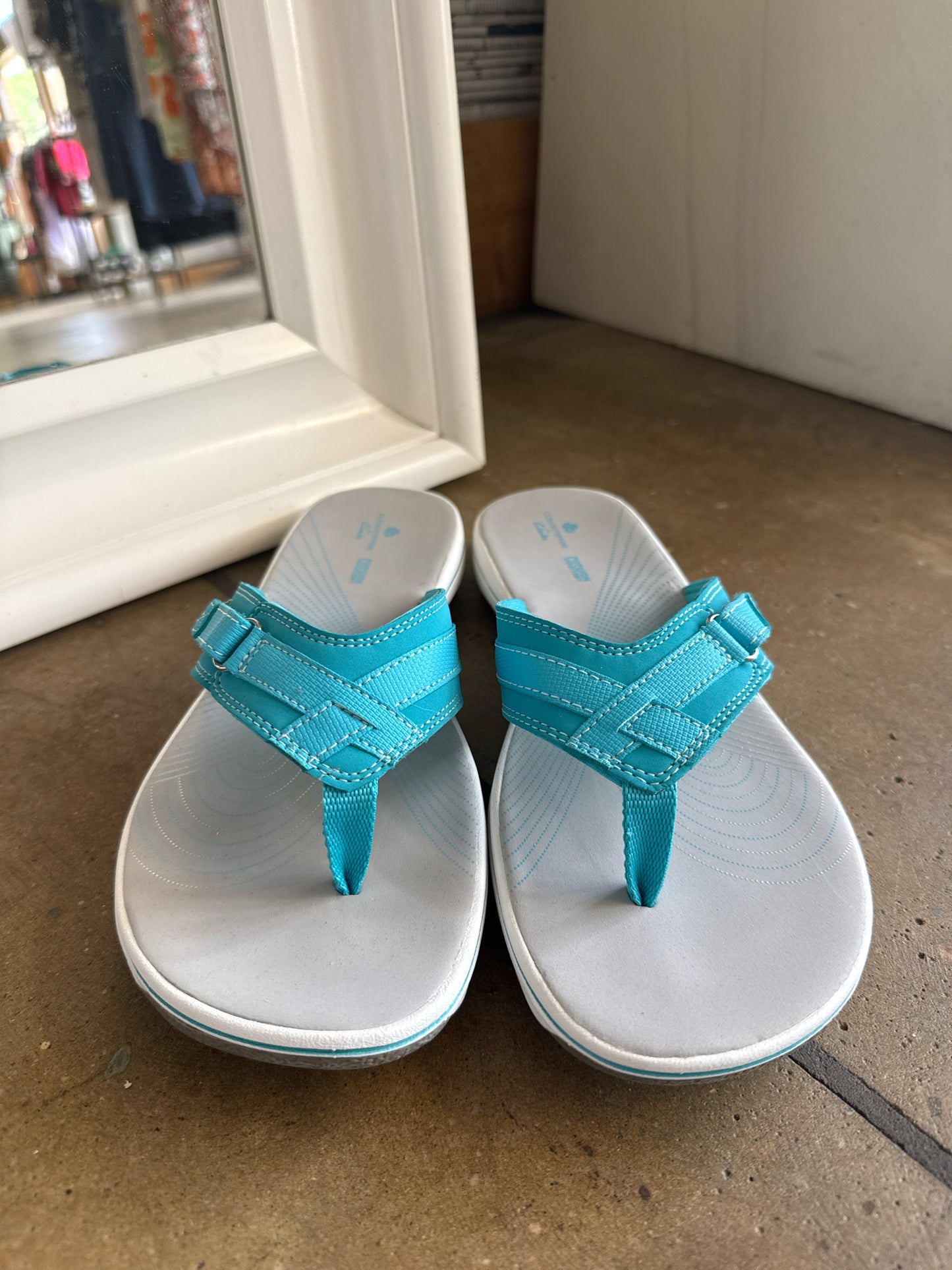 Clarks Shoe Size 9 Teal Flip Flops
