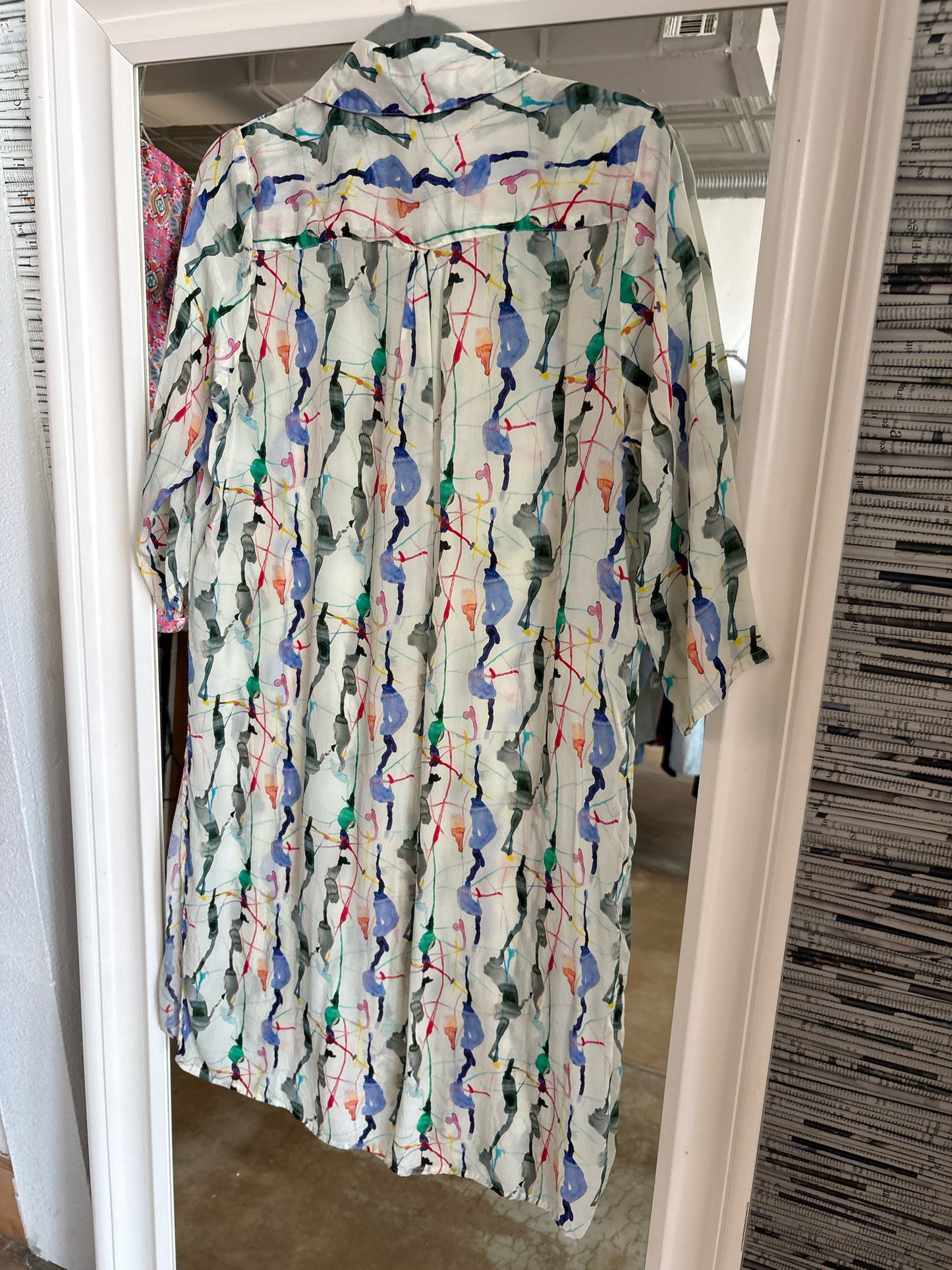 APNY Size XS ivory multi Top