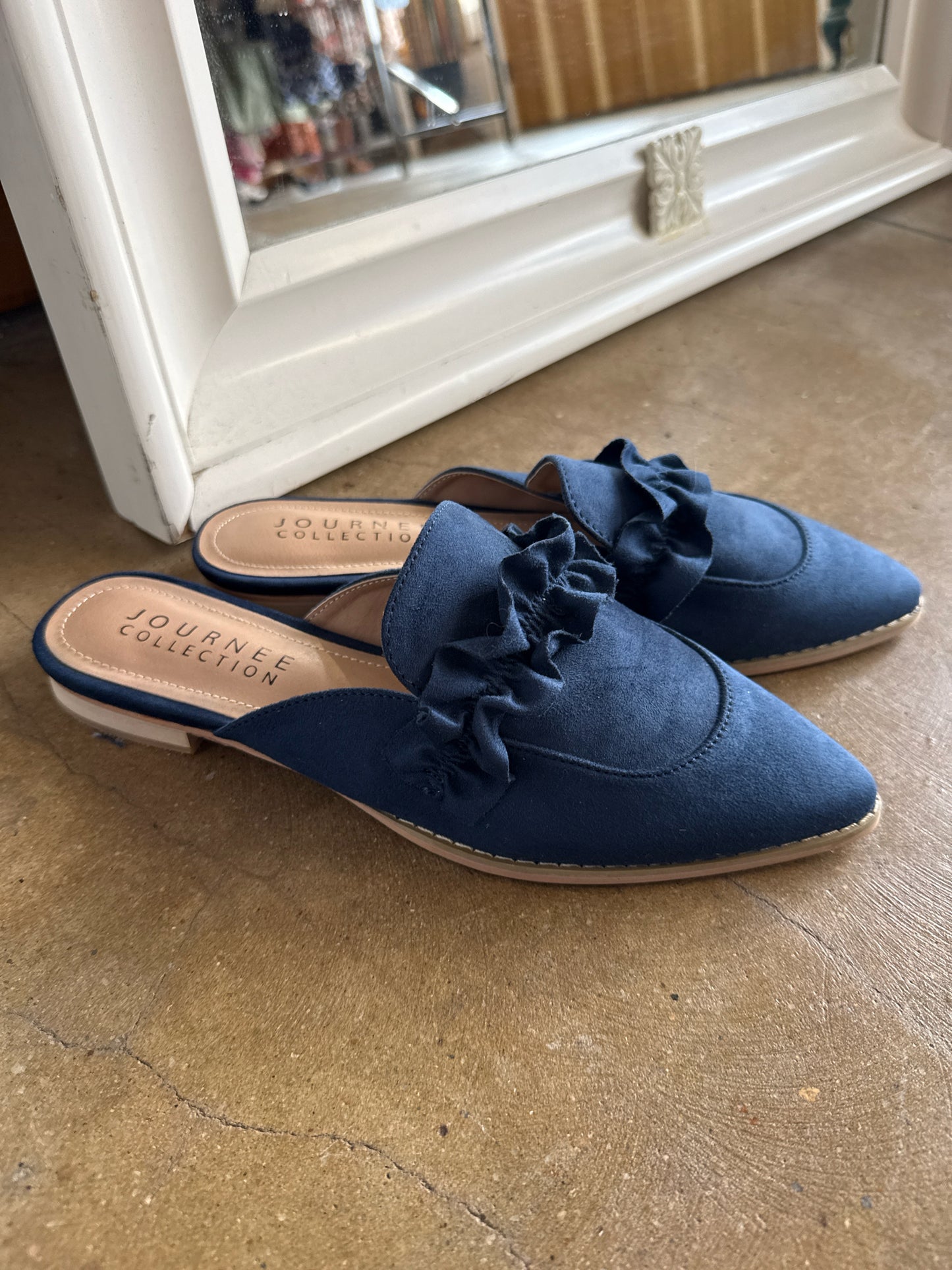 JOURNEE COLLECTION Shoe Size 8 Blue Flats