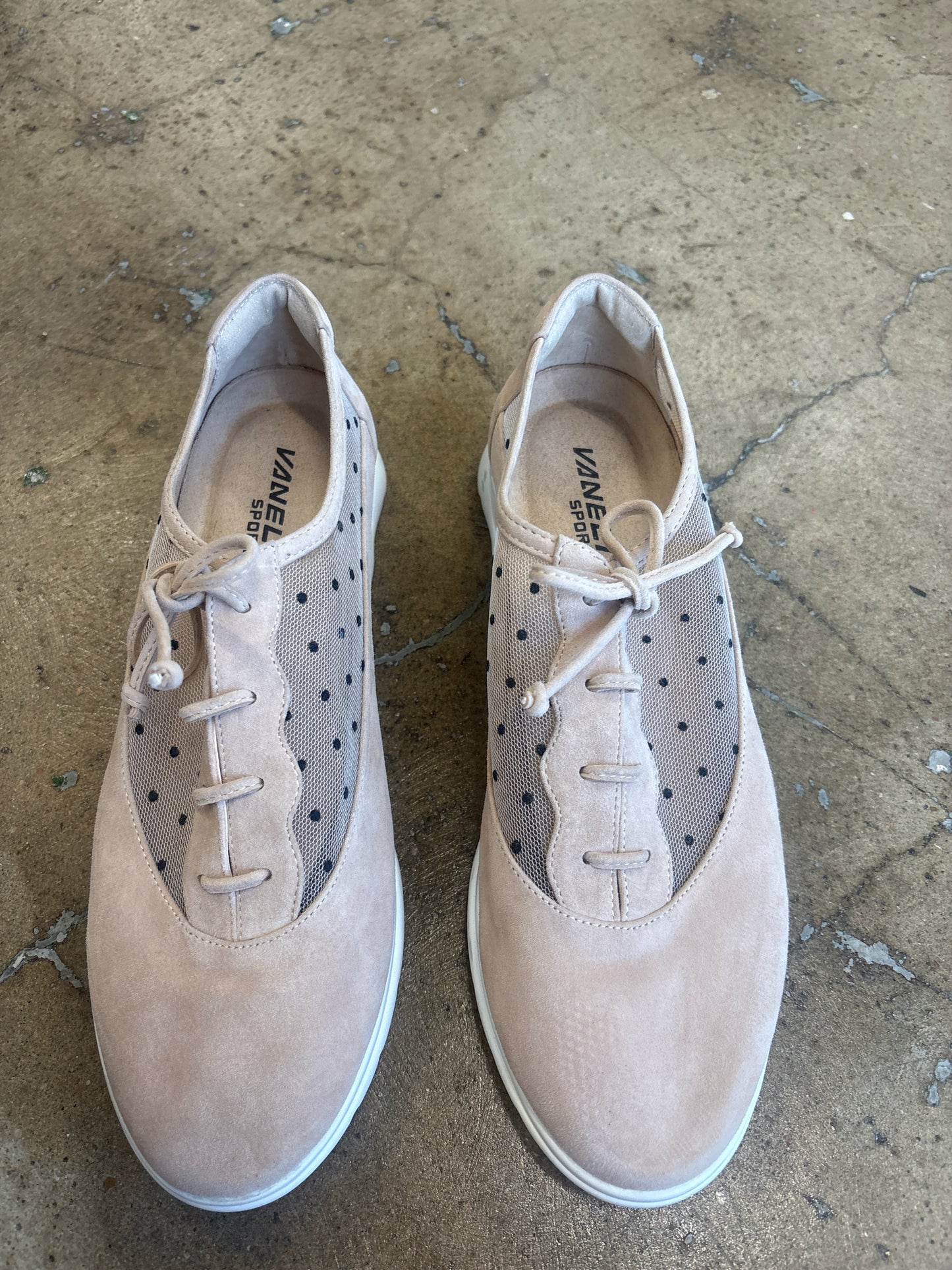Vaneli Shoe Size 8 Sneakers