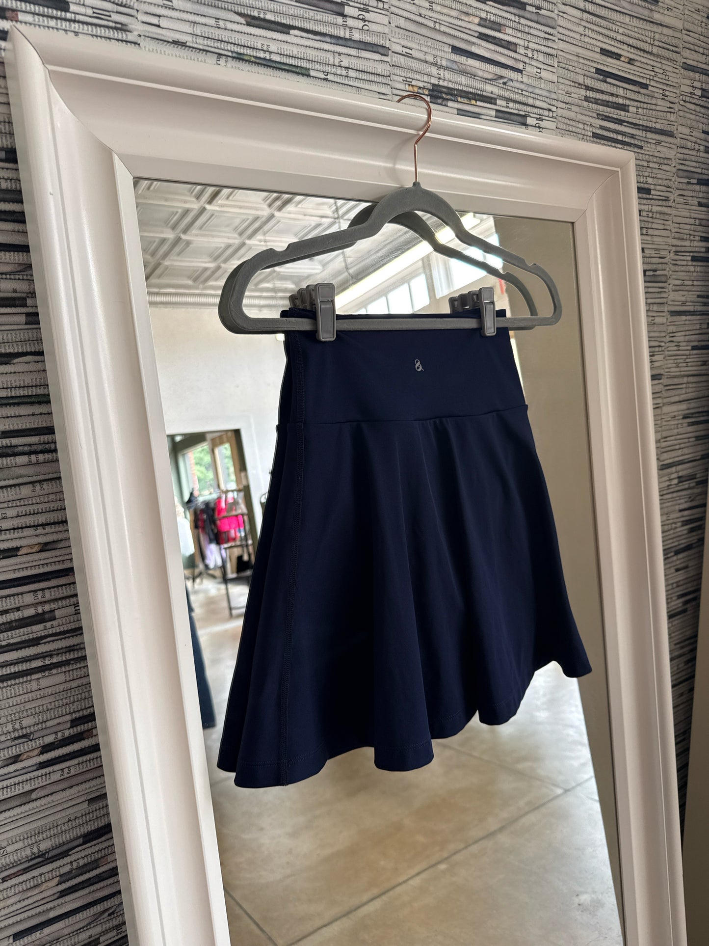 Lou & Grey Size XS Navy Skort