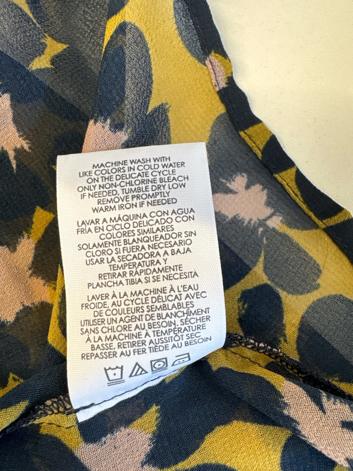 Cabi Size L Navy/Yellow Floral Top