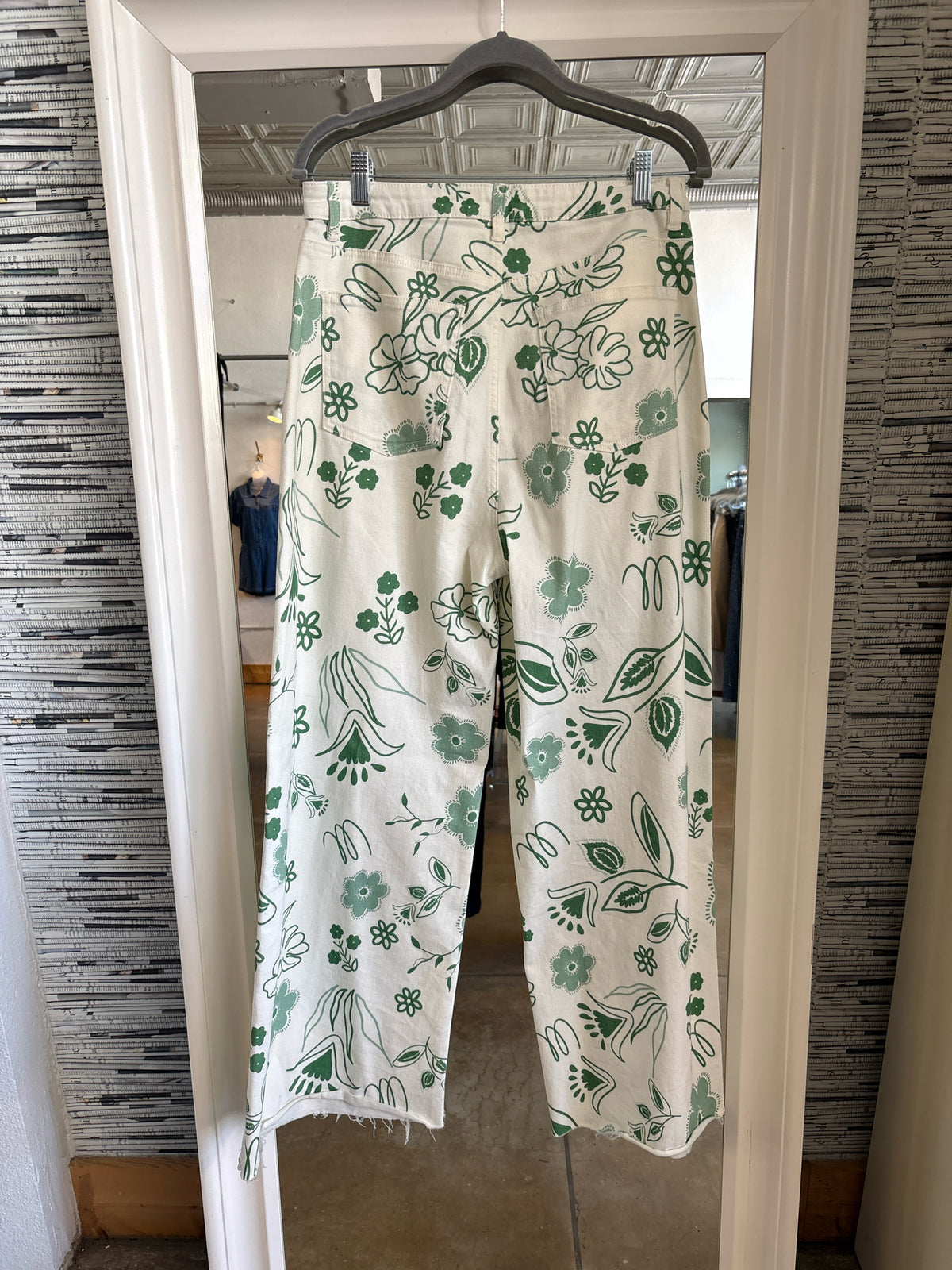 Easel Size L Print Pants