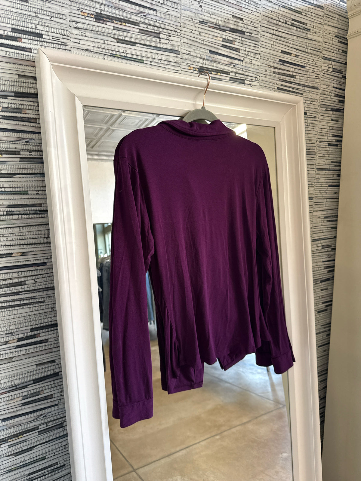 Zenana Size L Purple Top