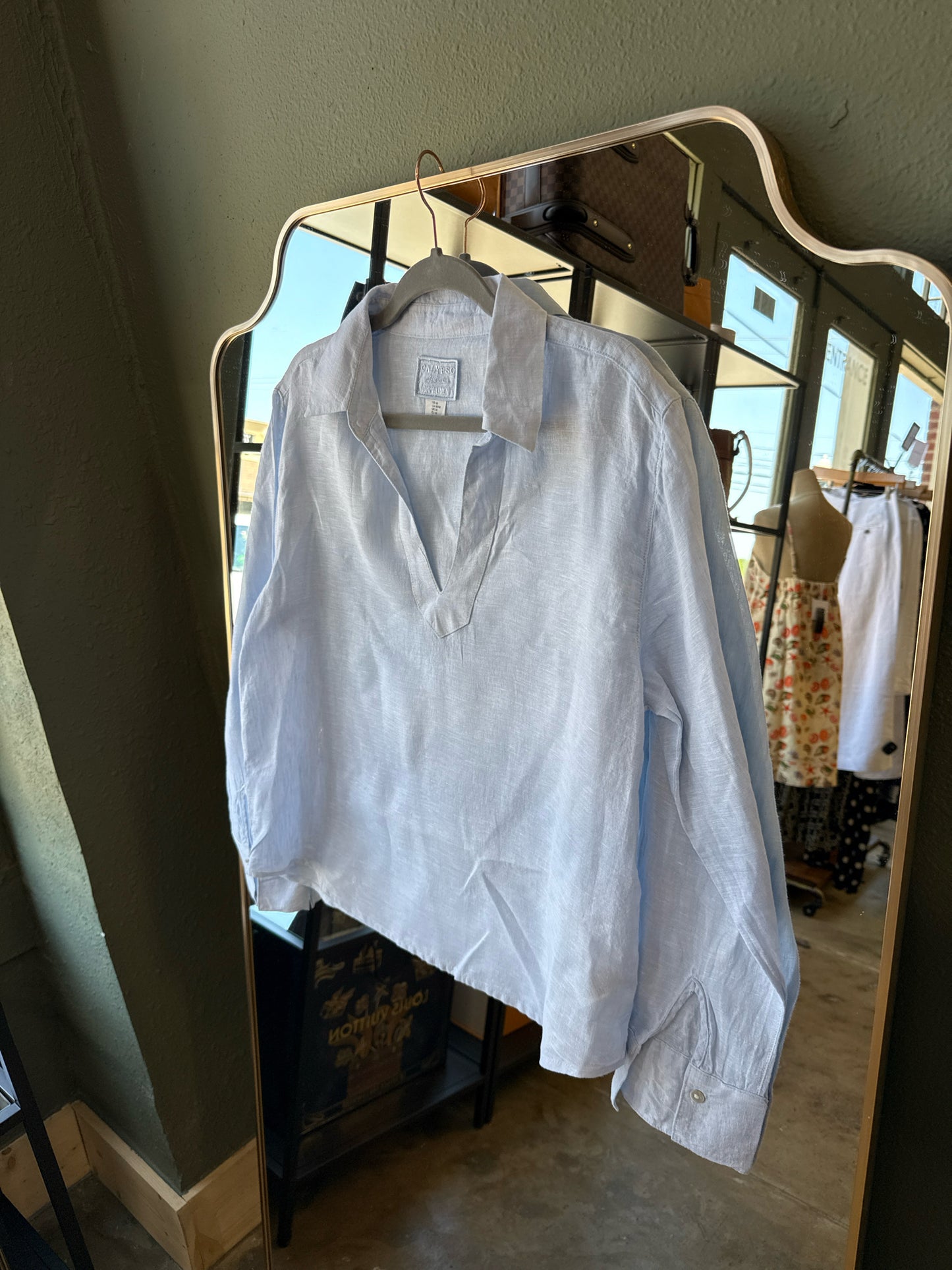 calypso Size M Light Blue Top