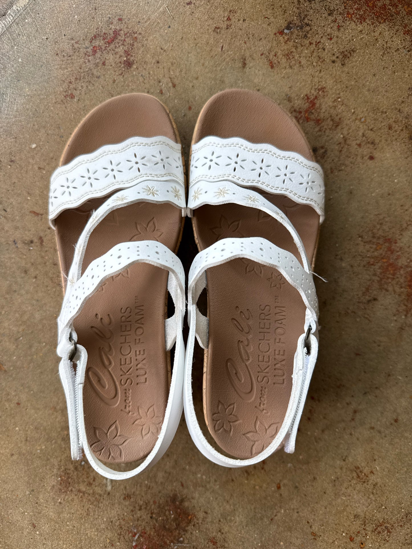 Skechers Shoe Size 7 White Sandals