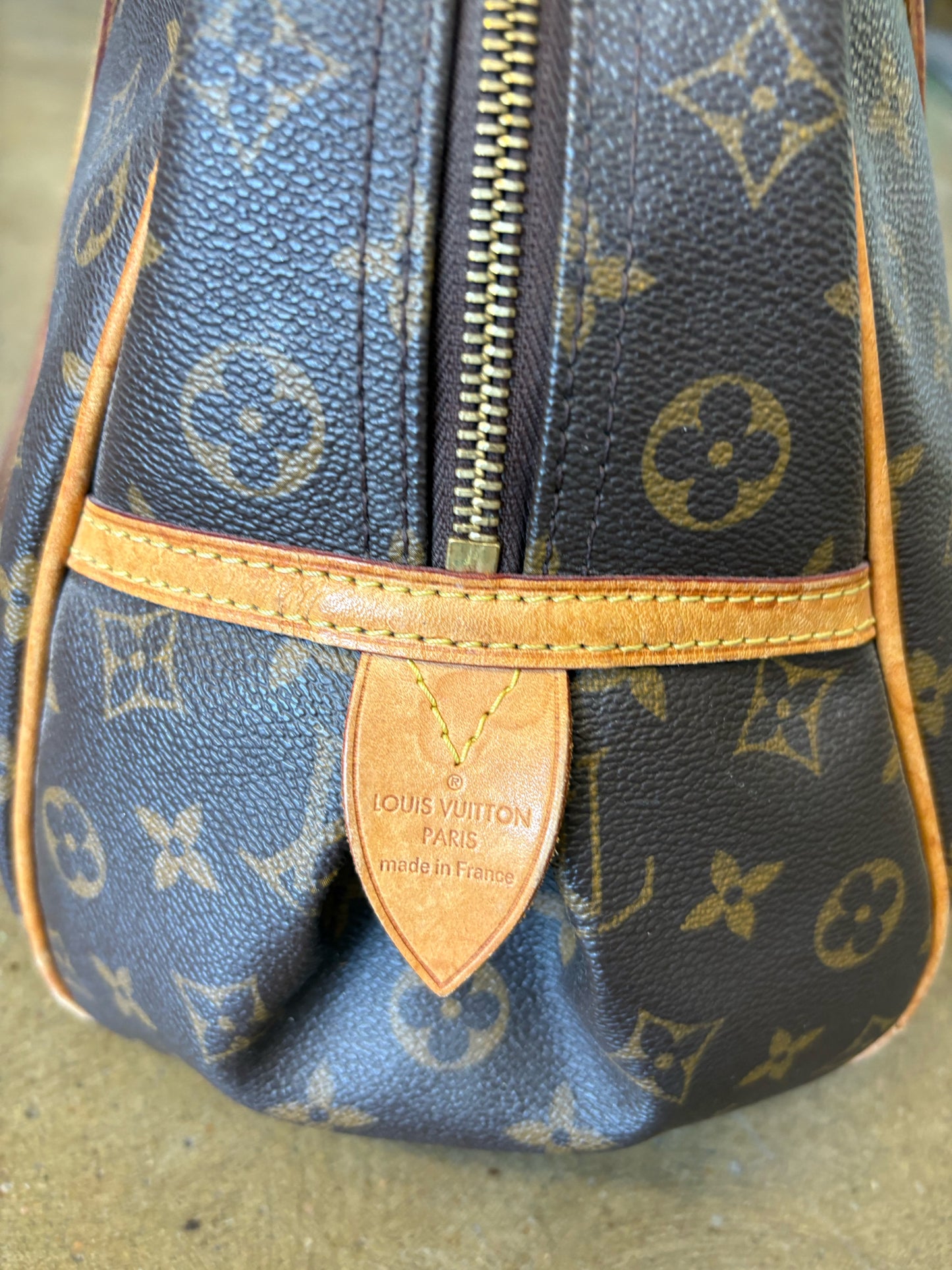 Louis Vuitton Brown Signature Luxury