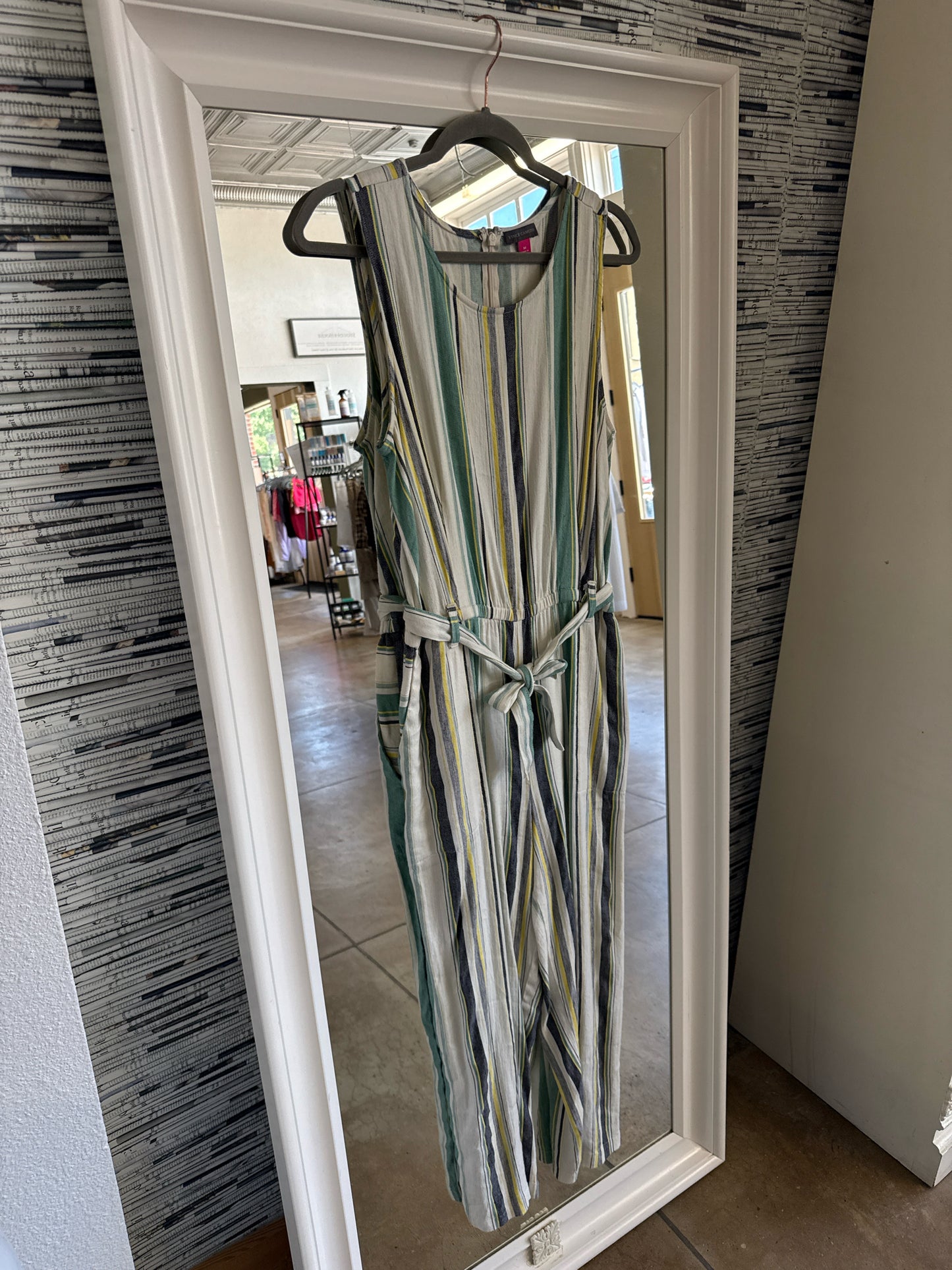 Vince Camuto Size M Cream/Green Romper