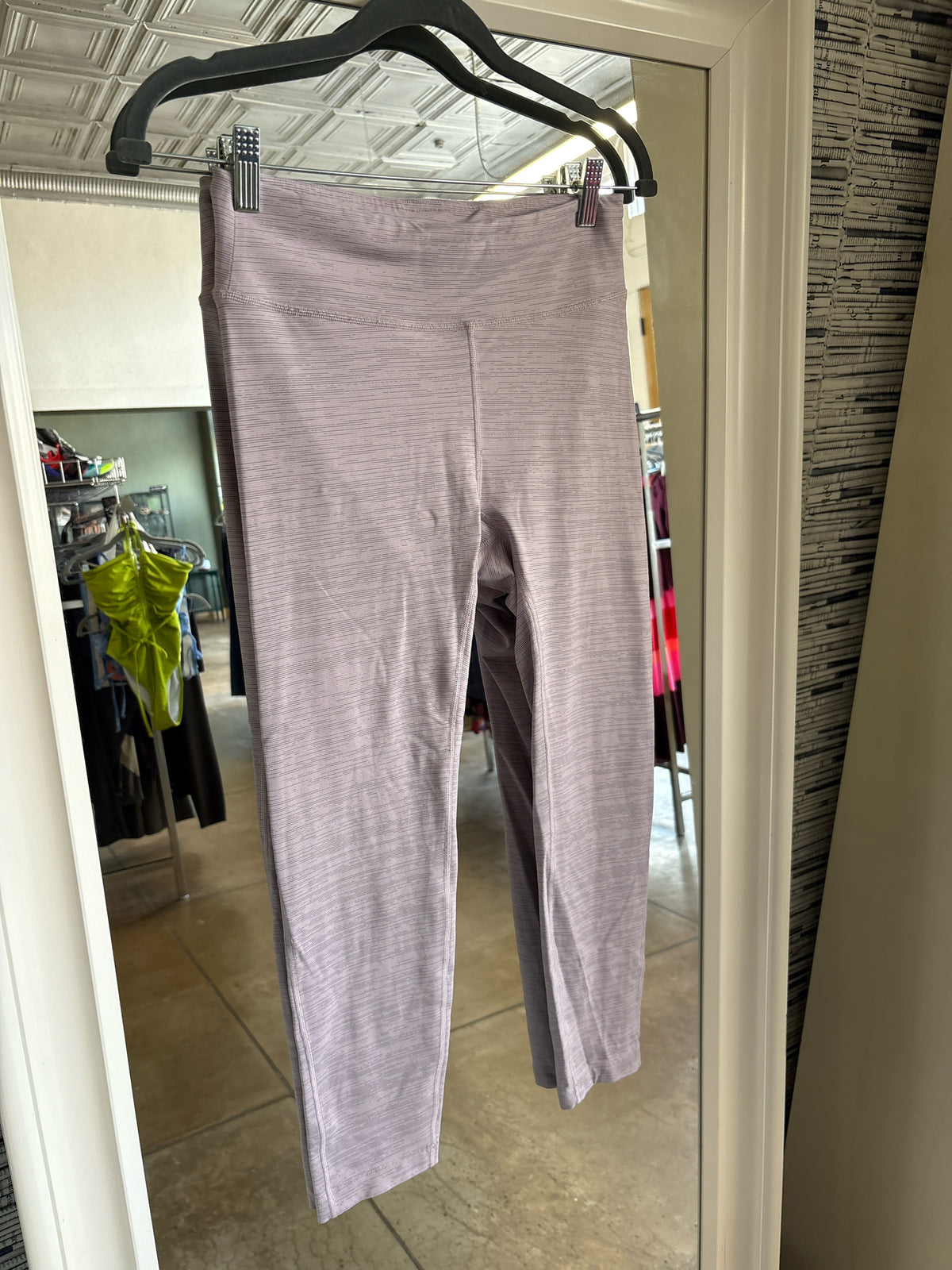outdoor voices Size M Lilac Legging