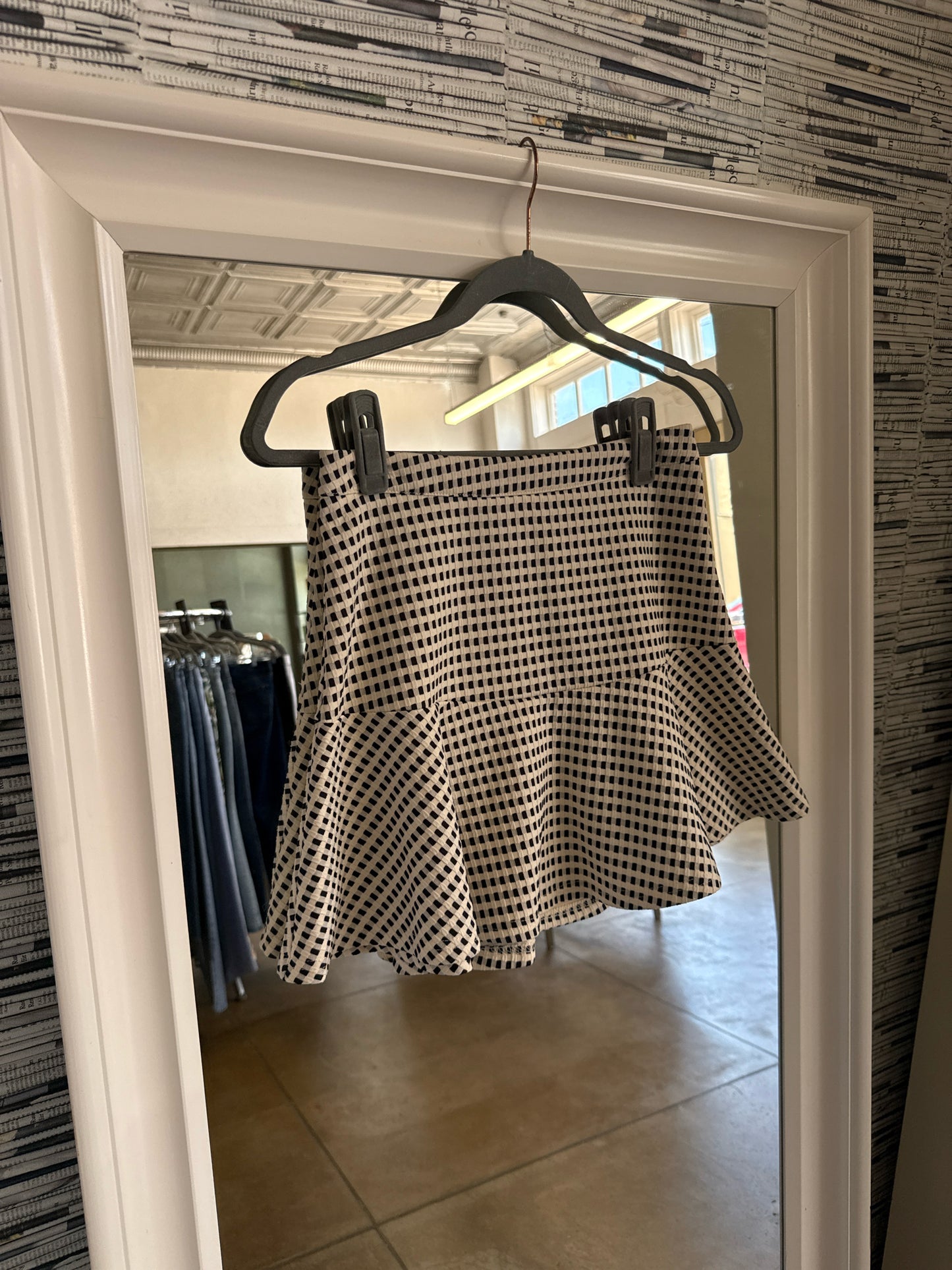 Lush Size S Cream/Black Skirt