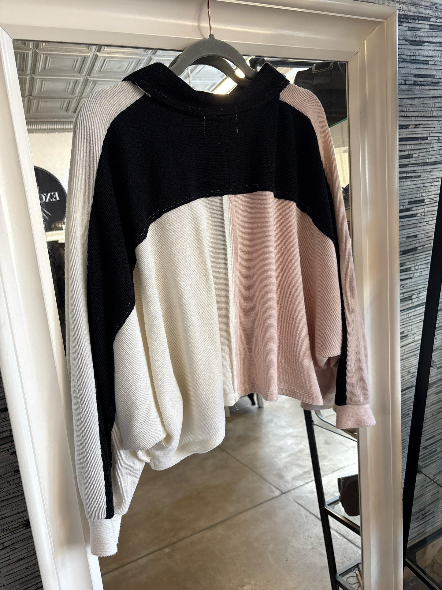bucketlist Size S pink and white Top