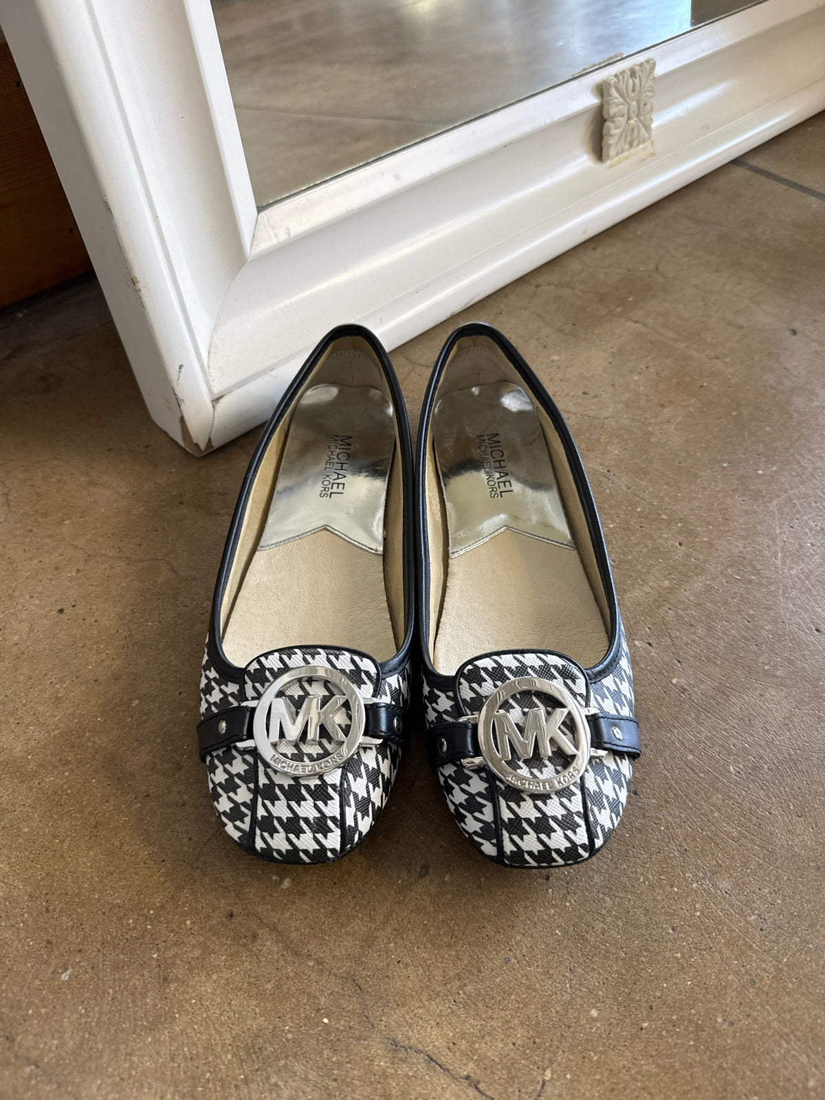 MICHAEL KORS Shoe Size 8.5 Black/White Flats