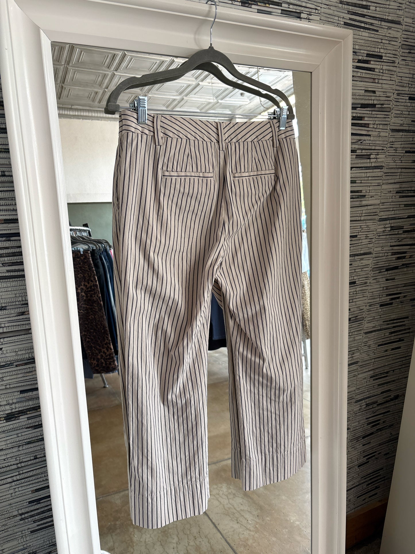Cabi Size 4 Cream/Black Pants