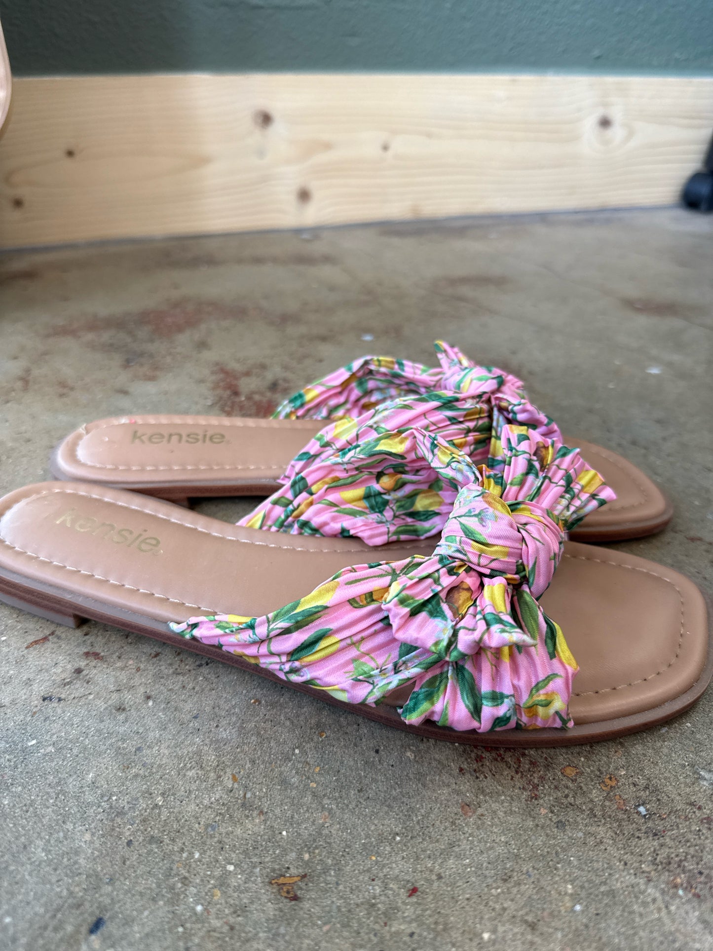 Kensie Shoe Size 8.5 Brown/Pink Sandals