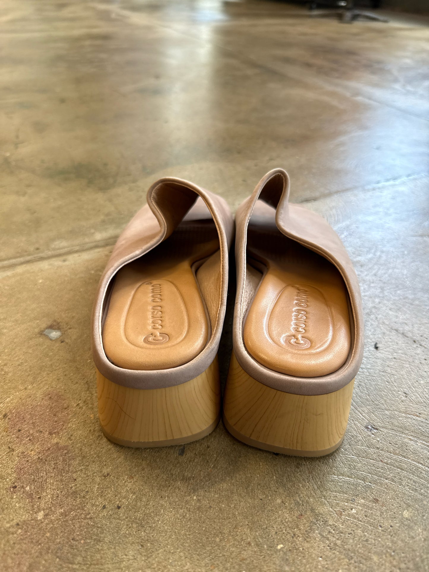 Corso Como Shoe Size 7.5 Tan Wedge