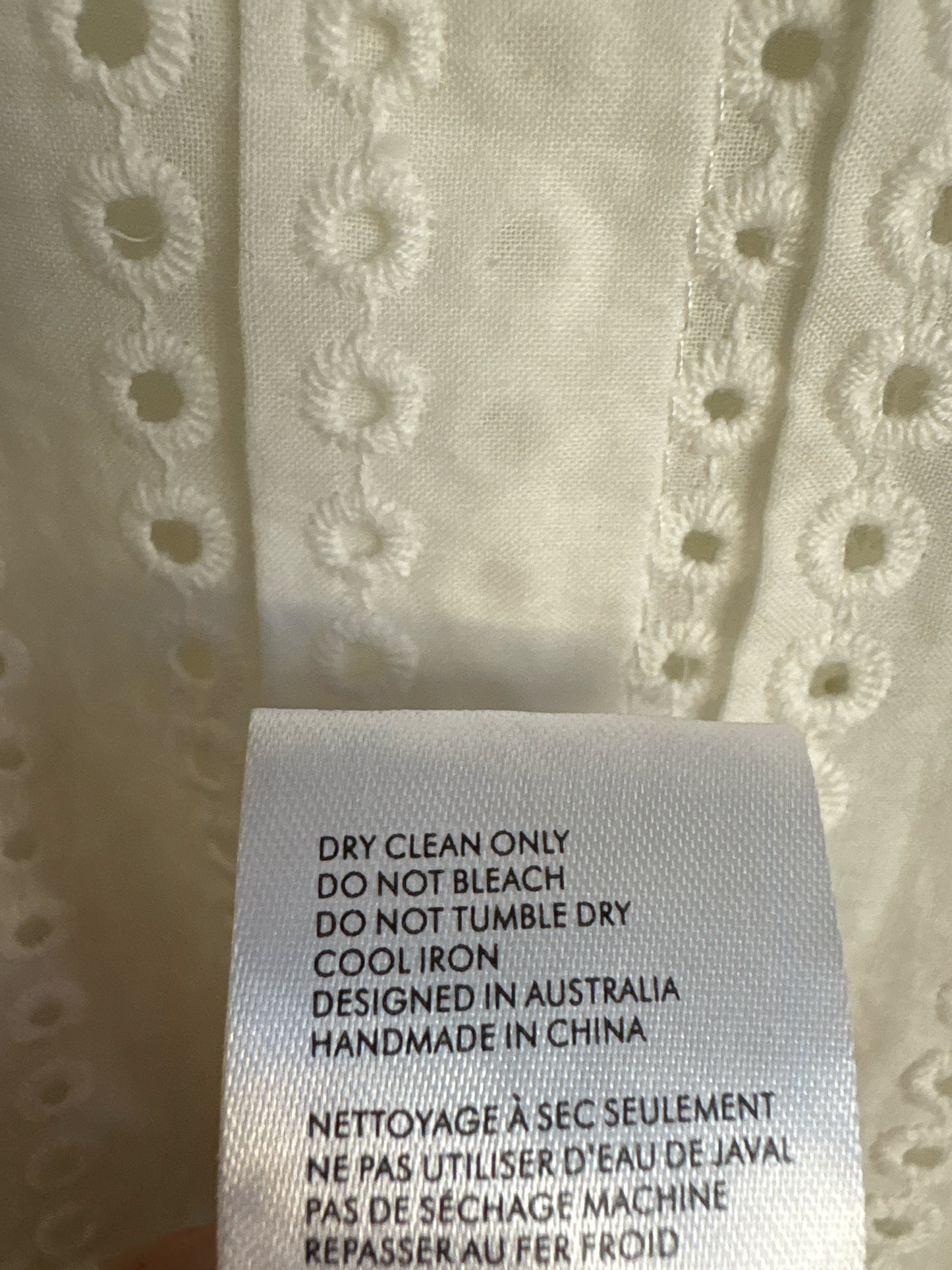 Sir. Size 0 White Lace Dress
