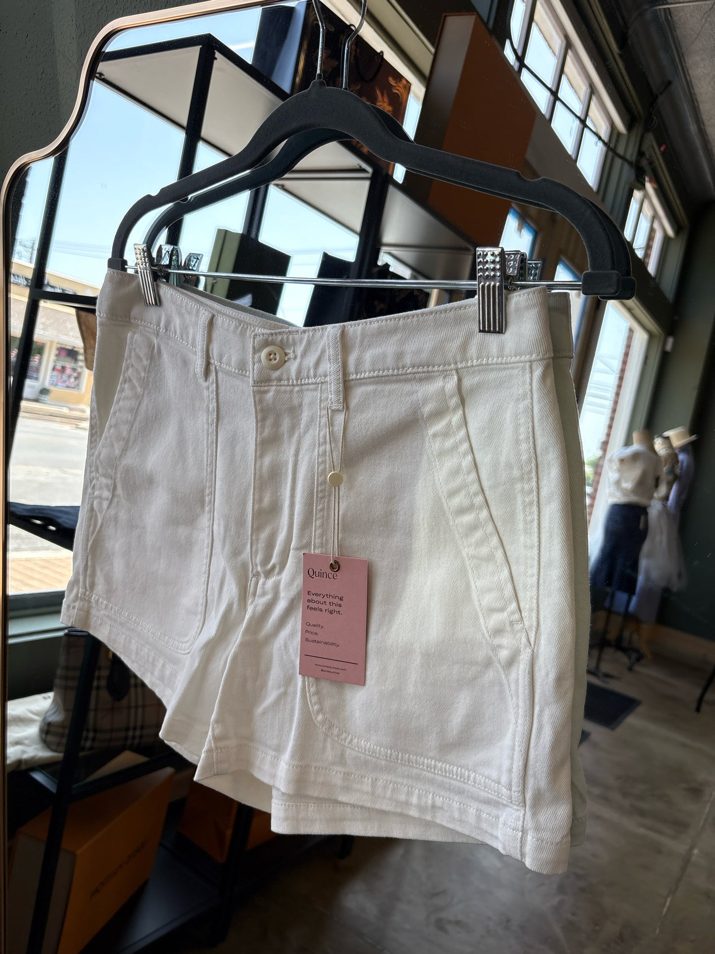 Quince Size 4 White Shorts