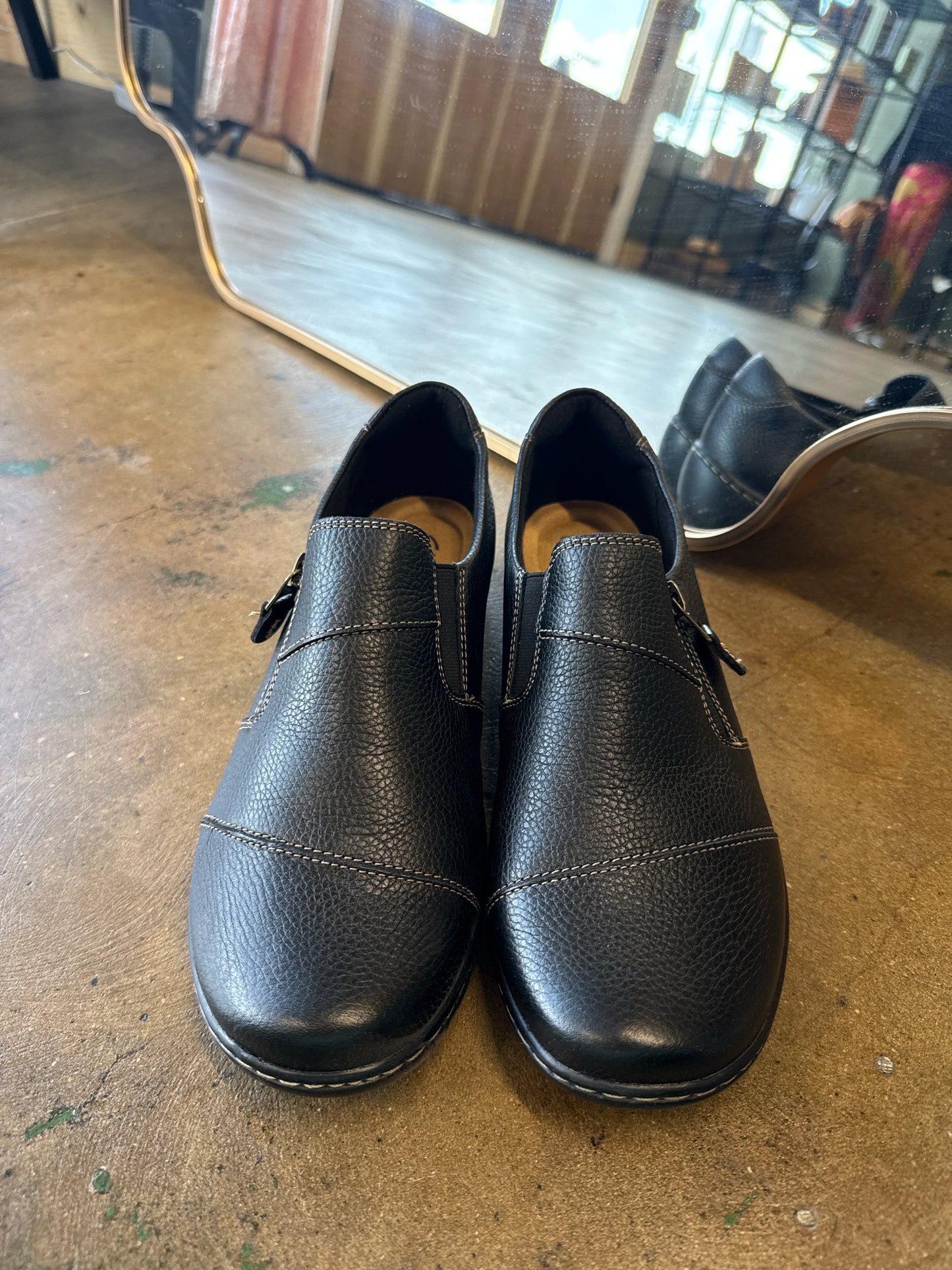 Clarks Shoe Size 9.5 Black Loafers