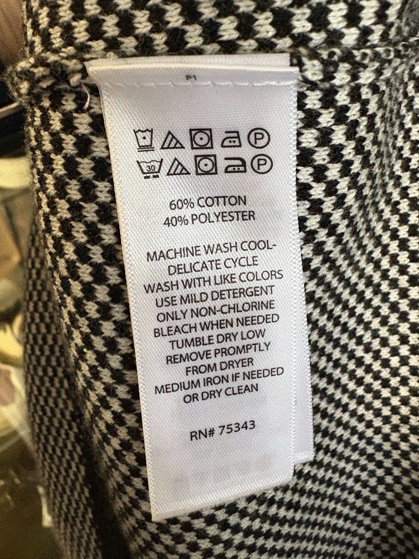 Adrienne Vittadini Size 2X B&W Checkered Cardigan