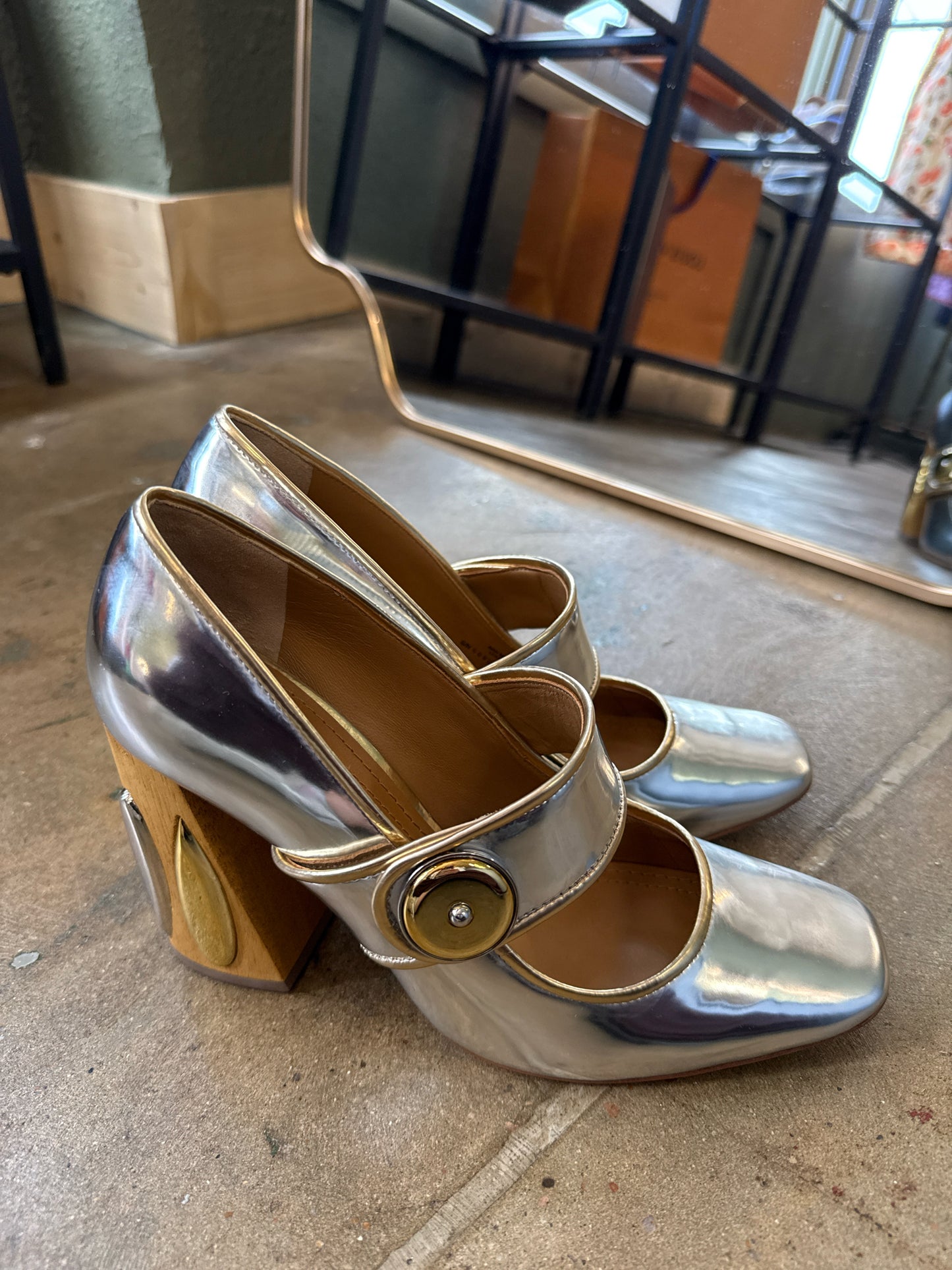 Tory Burch Shoe Size 8 Silver/Gold Heels
