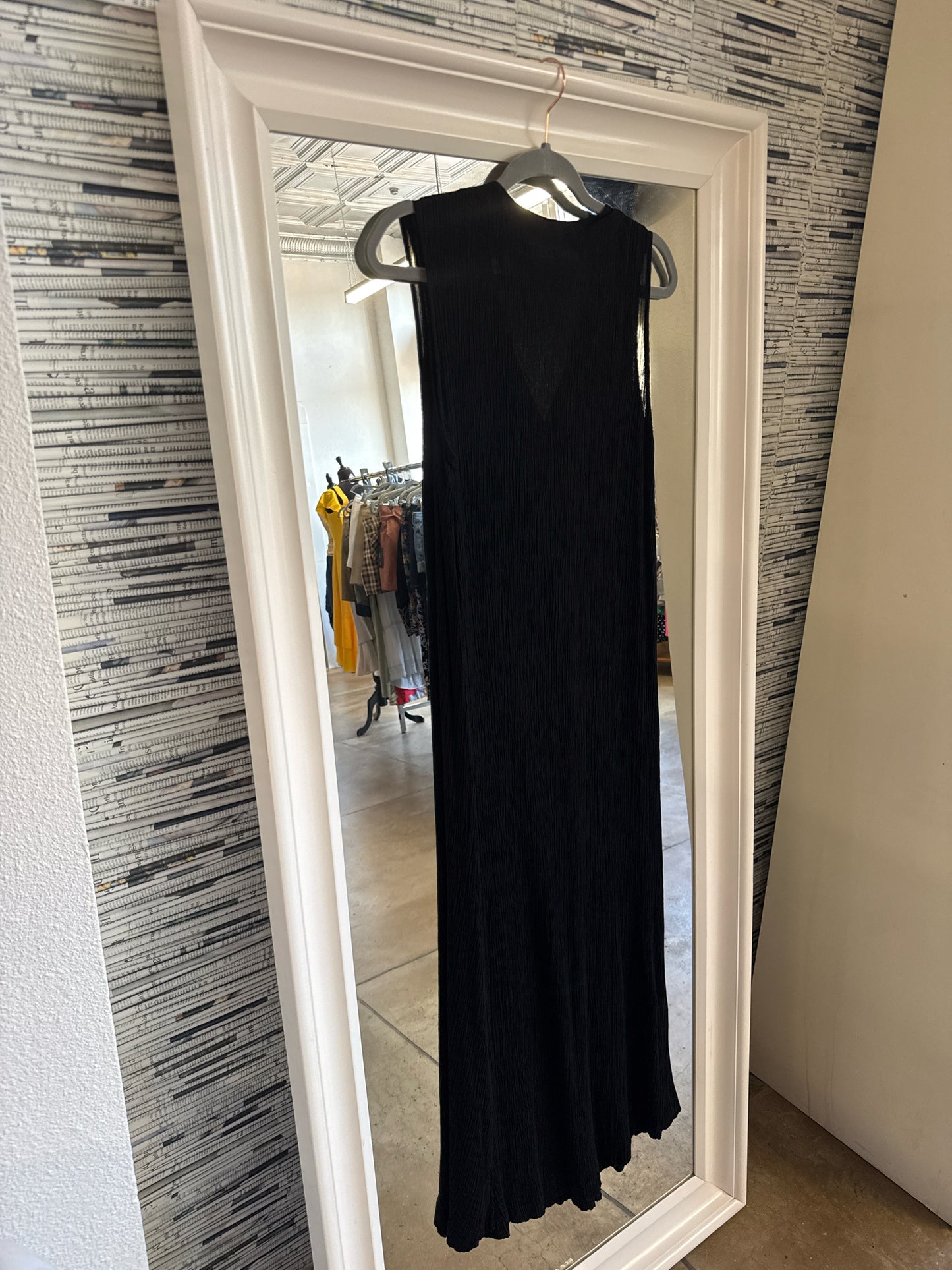 Barbara Lesser Size M Black Dress