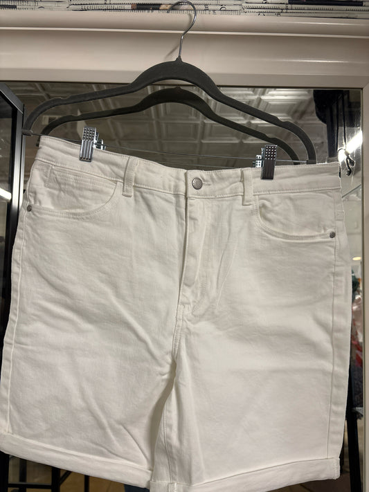 wrangler Size 14 White Shorts