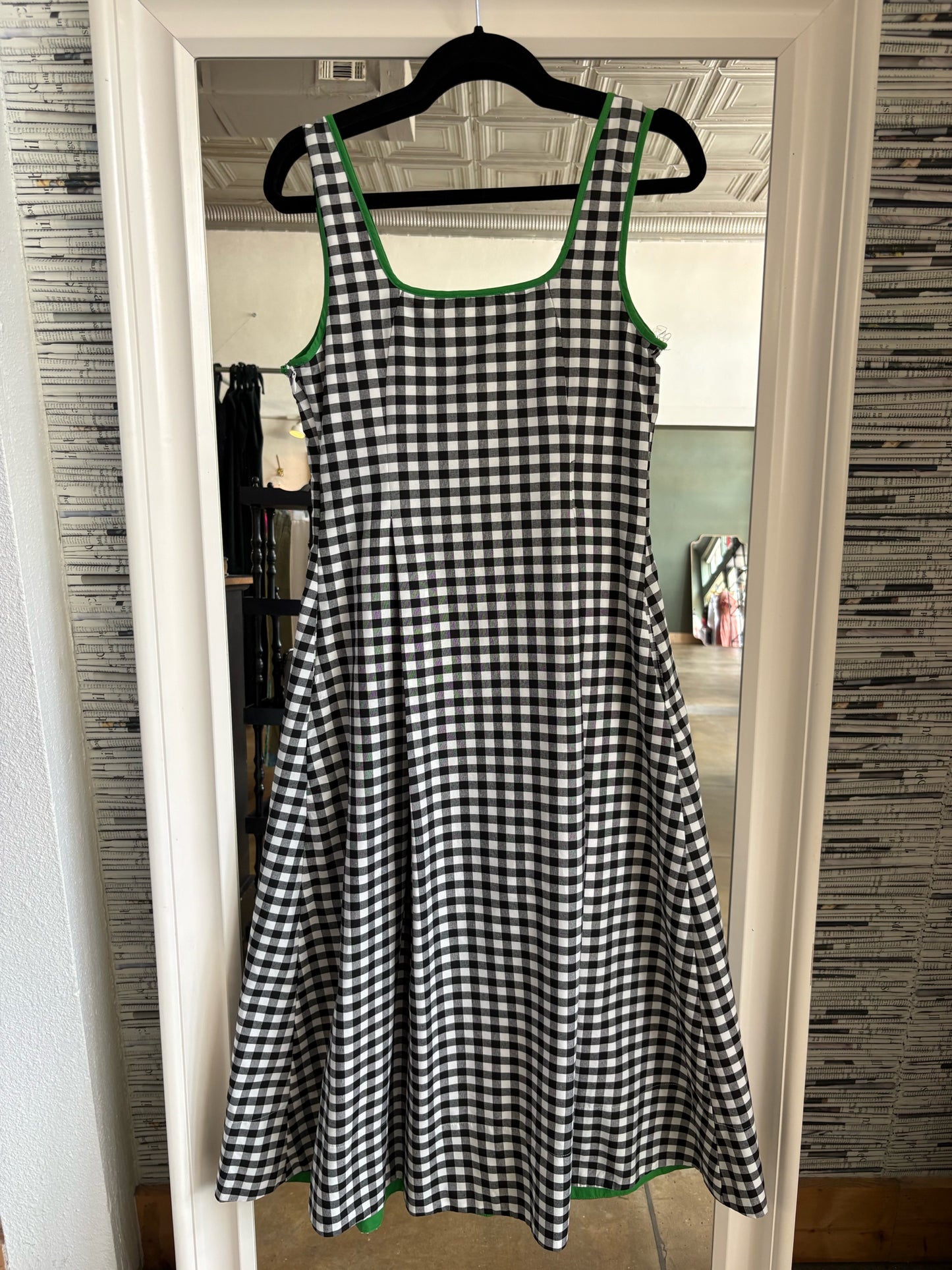 entro Size L White/Black/Green Dress
