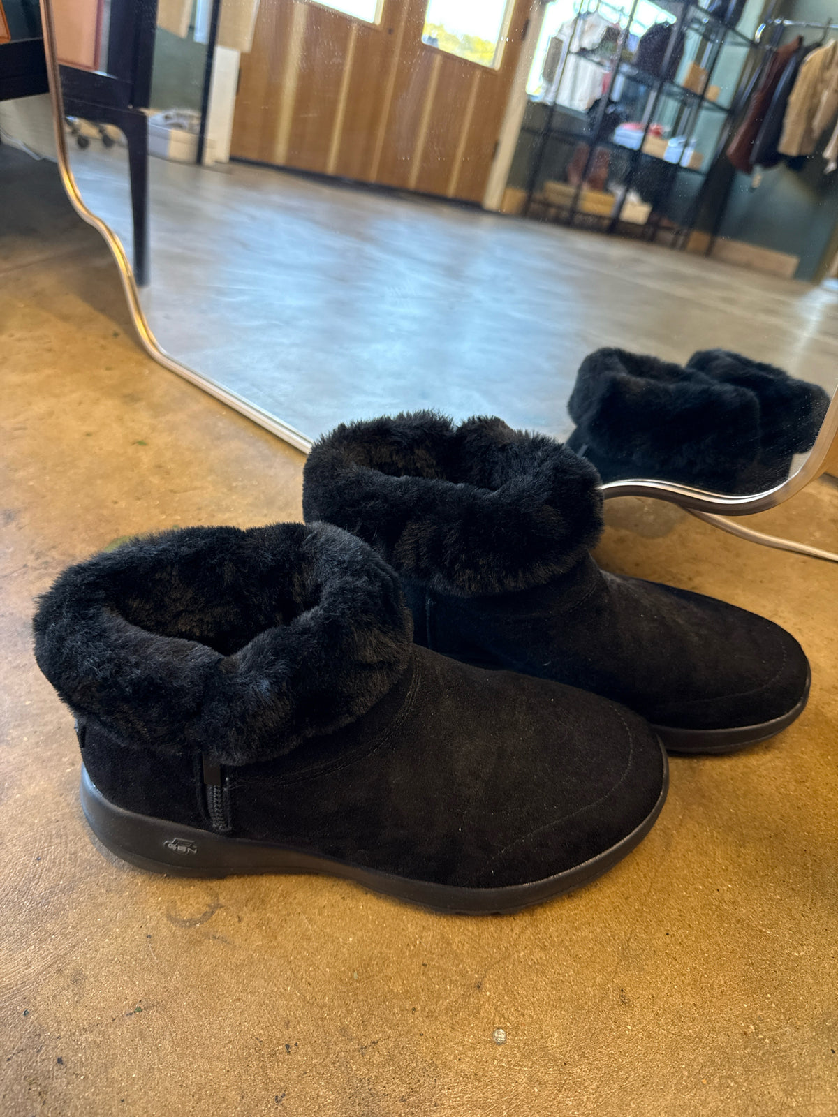 Skechers Shoe Size 8.5 Black Boots
