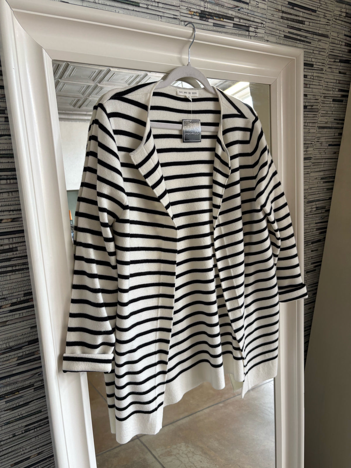 SEE AND BE SEEN Size S B&W Sweater