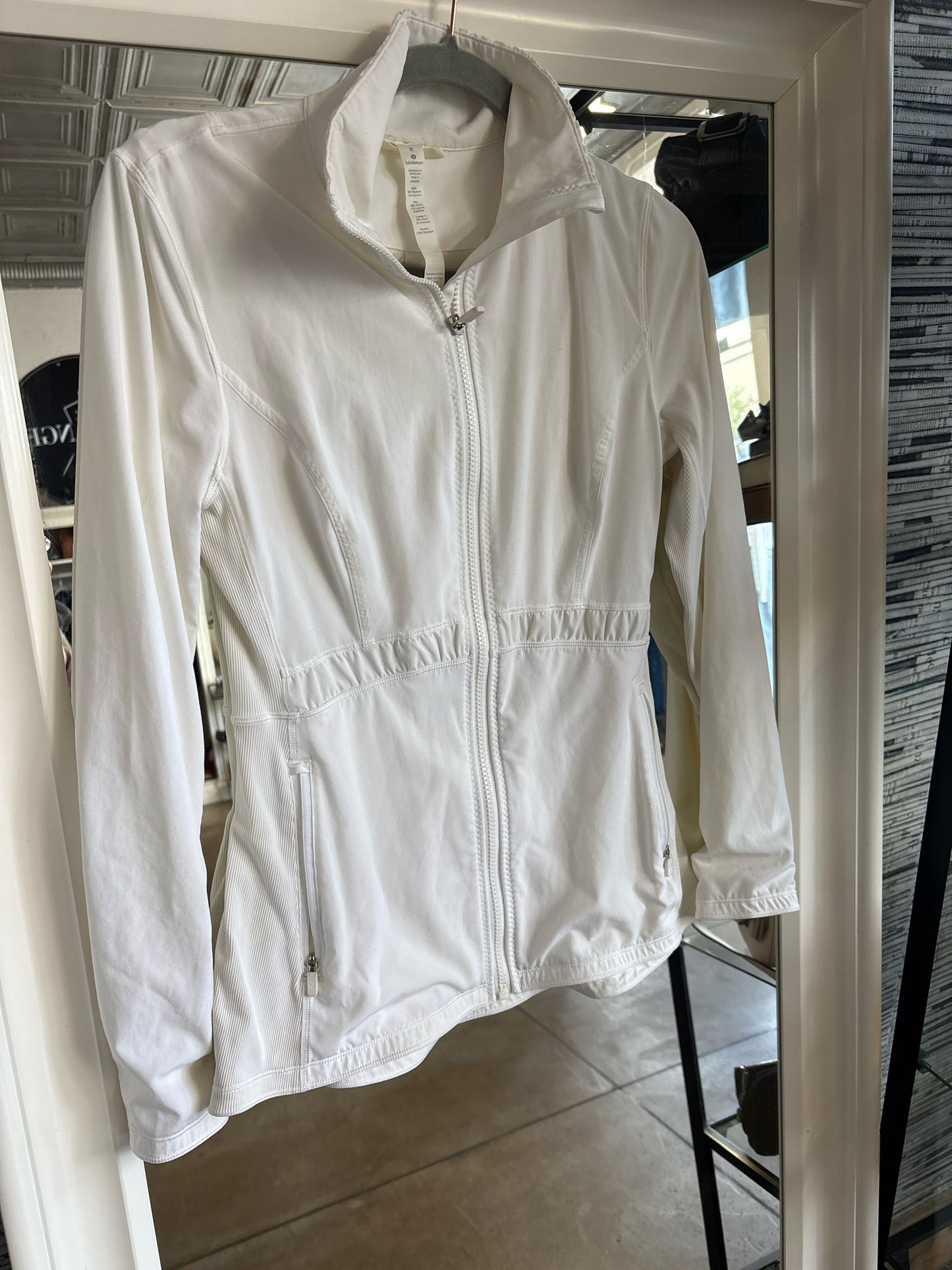 Lululemon Size 6 White Jacket