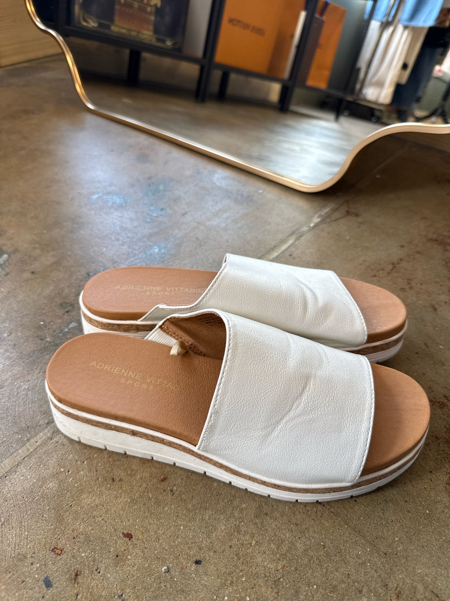 Adrienne Vittadini Shoe Size 7.5 White/Tan Sandals