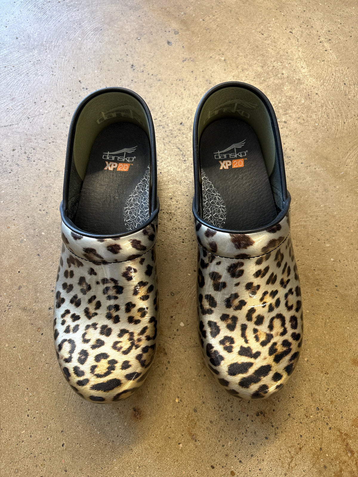 Dansko Shoe Size 40 Leopard Clogs