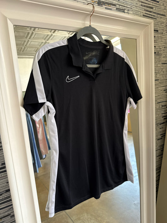 NIKE Size M Black/White Tops