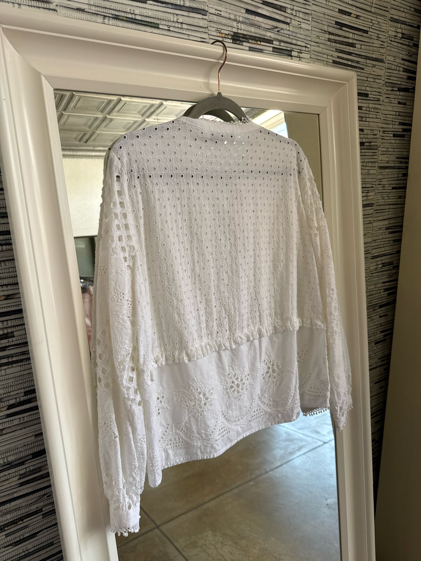 ZARA Size L White Top
