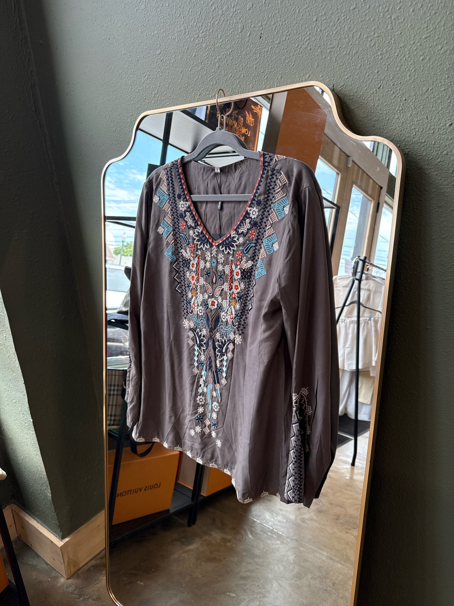 Grossly Size S Gray Top