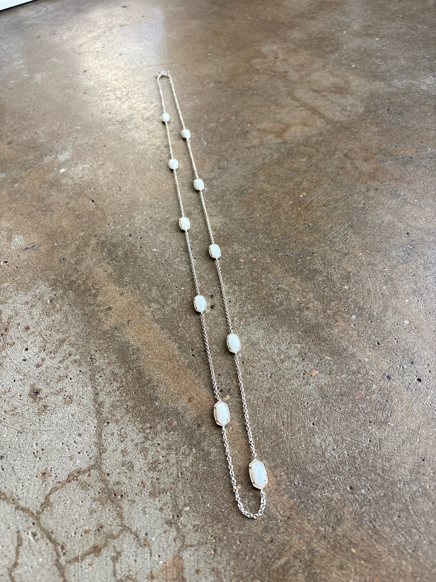 kendra Scott Cream Necklace