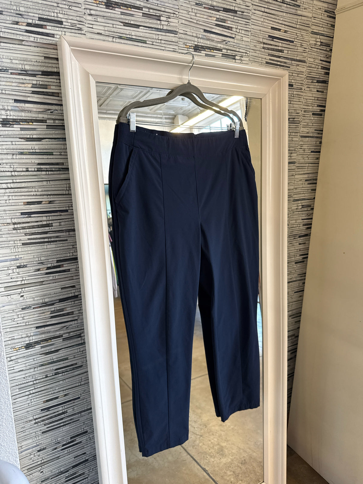 Columbia Size L Navy Pants