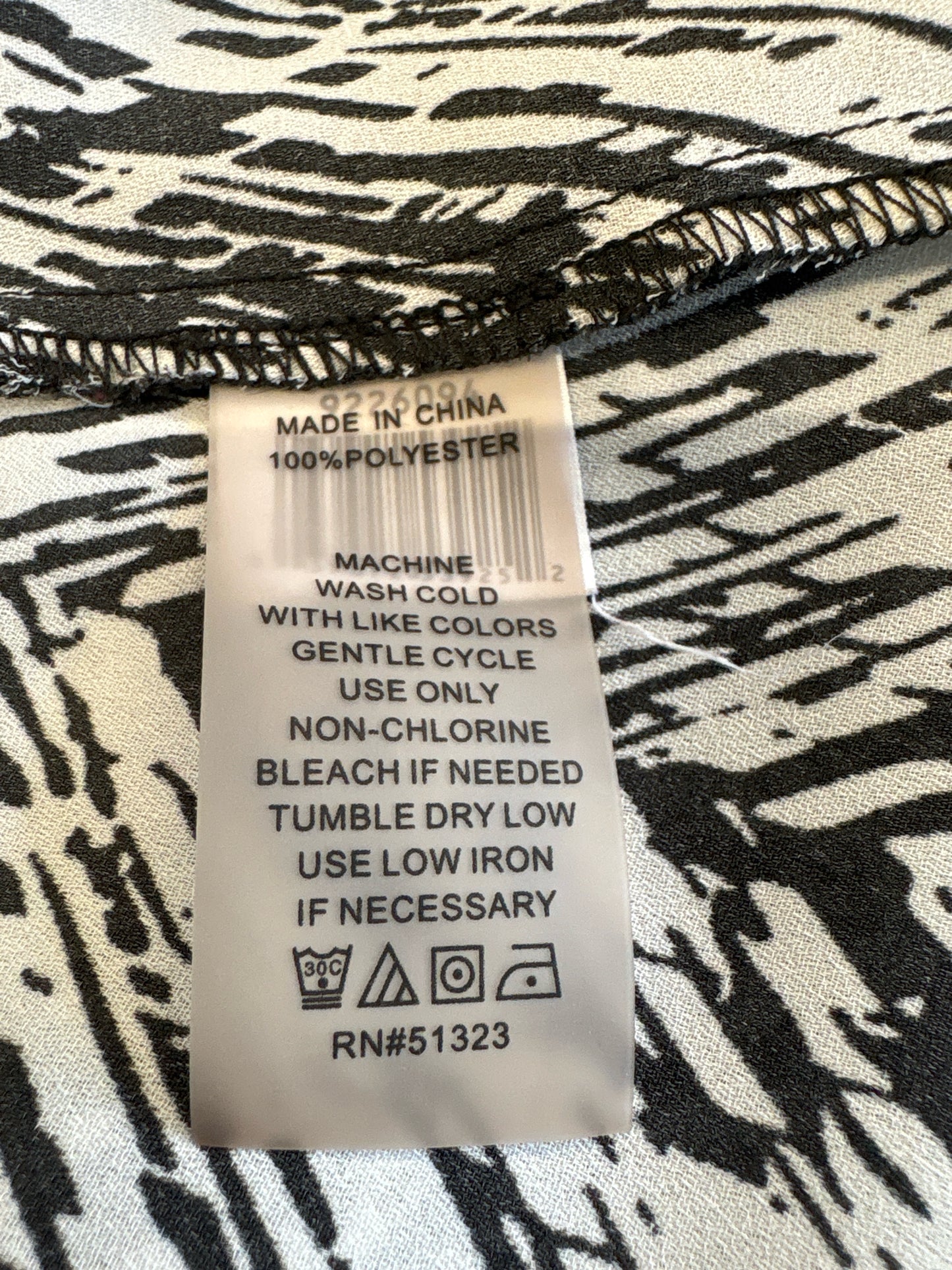 Vince Camuto Size 1X White + Black Dress