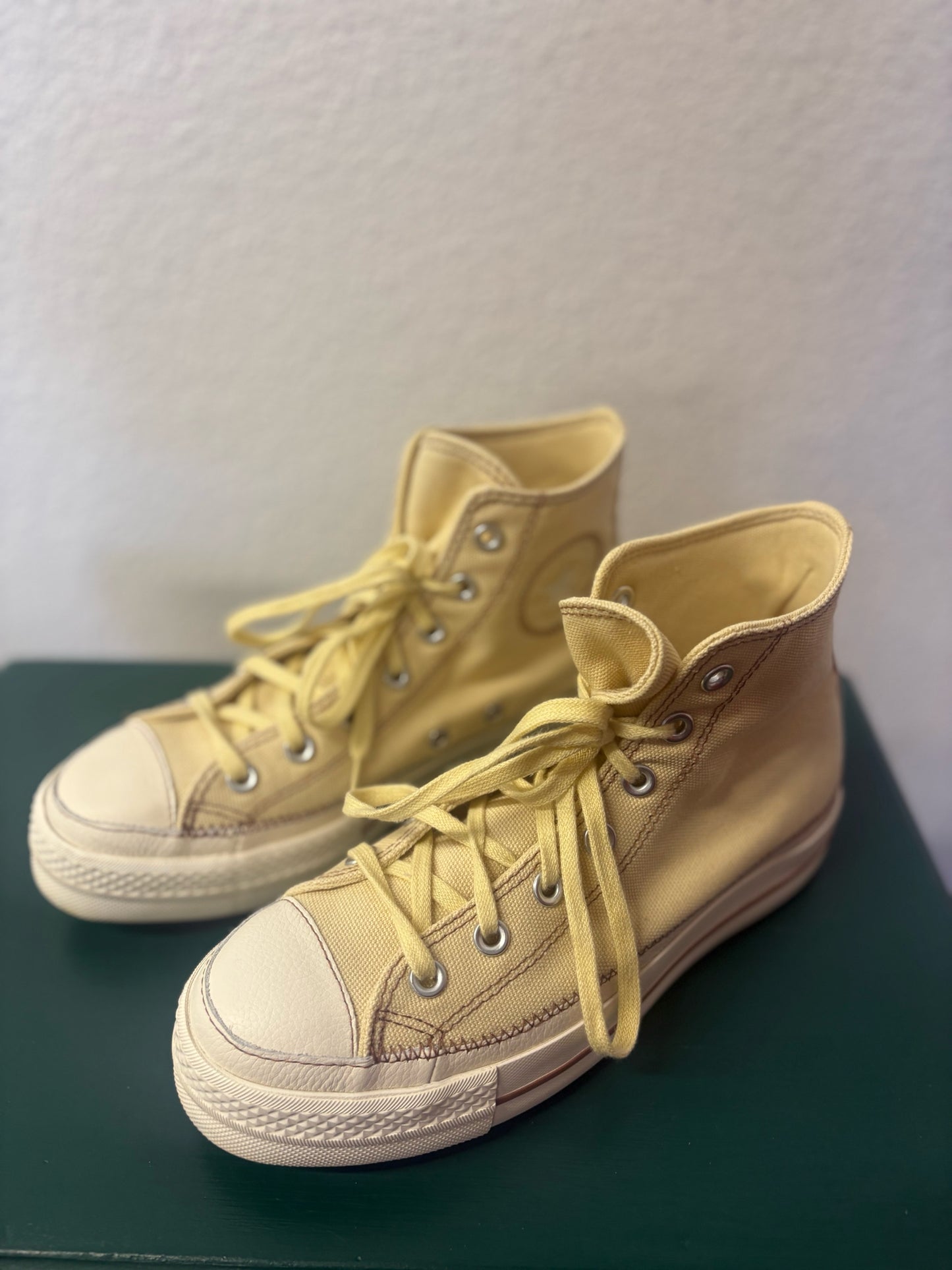 Converse Shoe Size 7.5 Yellow Sneakers