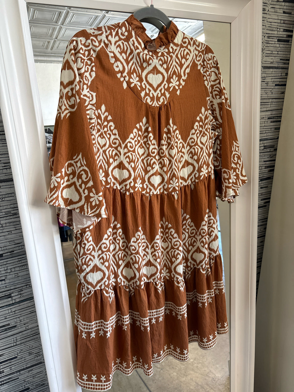 GIGIO Size M Burnt Orange/Cream Dress