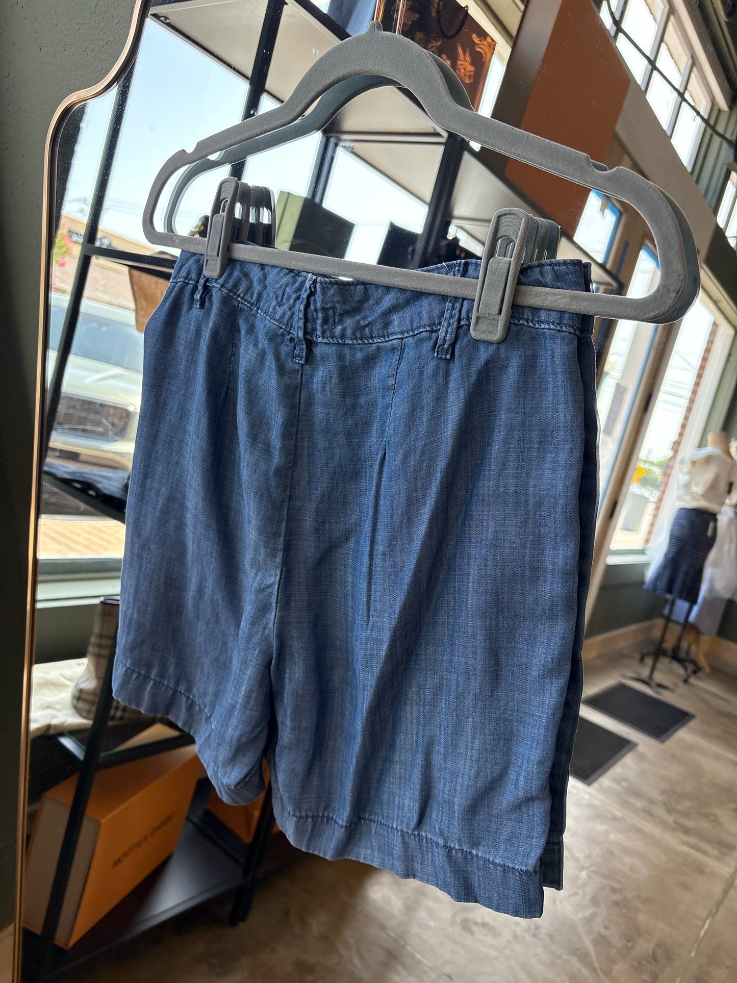 White House Black Market Size 00 Chambray Shorts