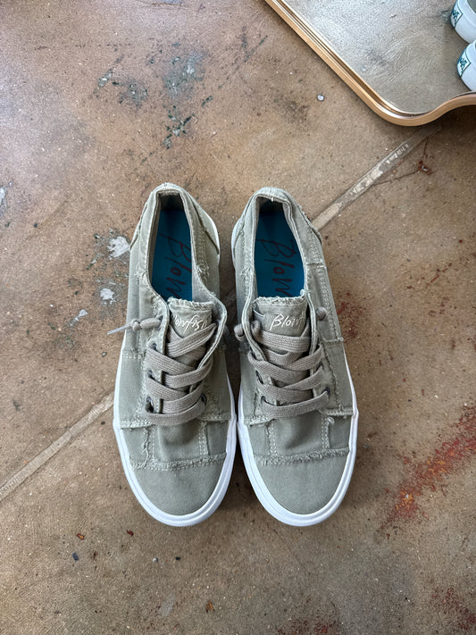 Blowfish Shoe Size 7.5 Gray Sneakers