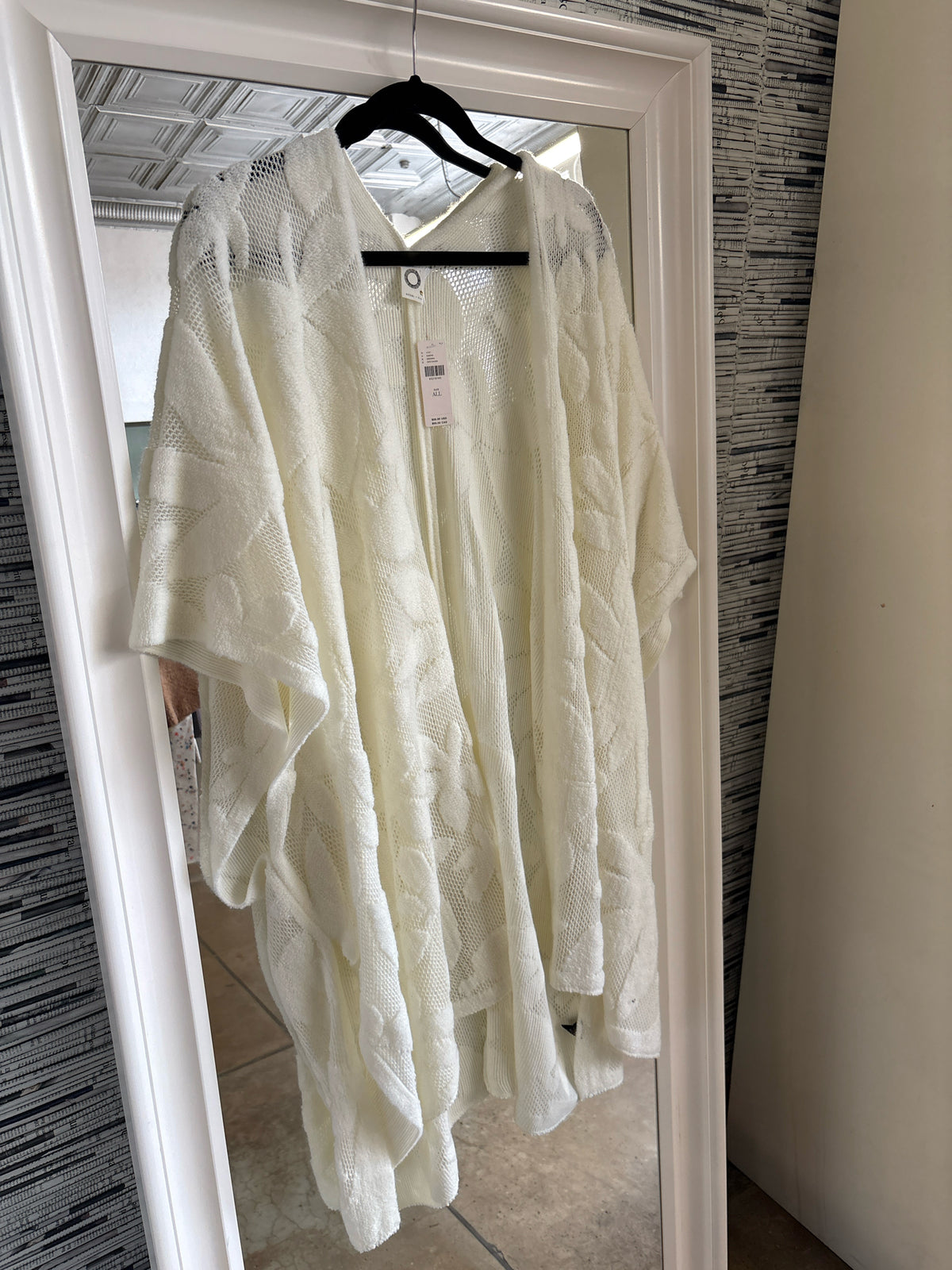AKEMI + KIN Size XL off white Tunic