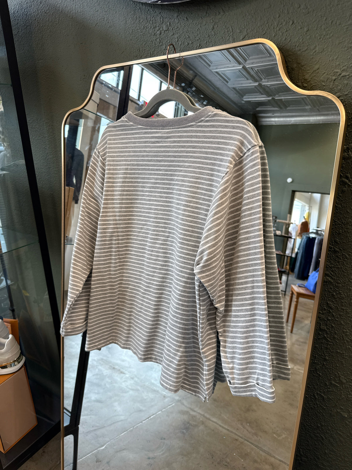 New In Size M Gray/White Top