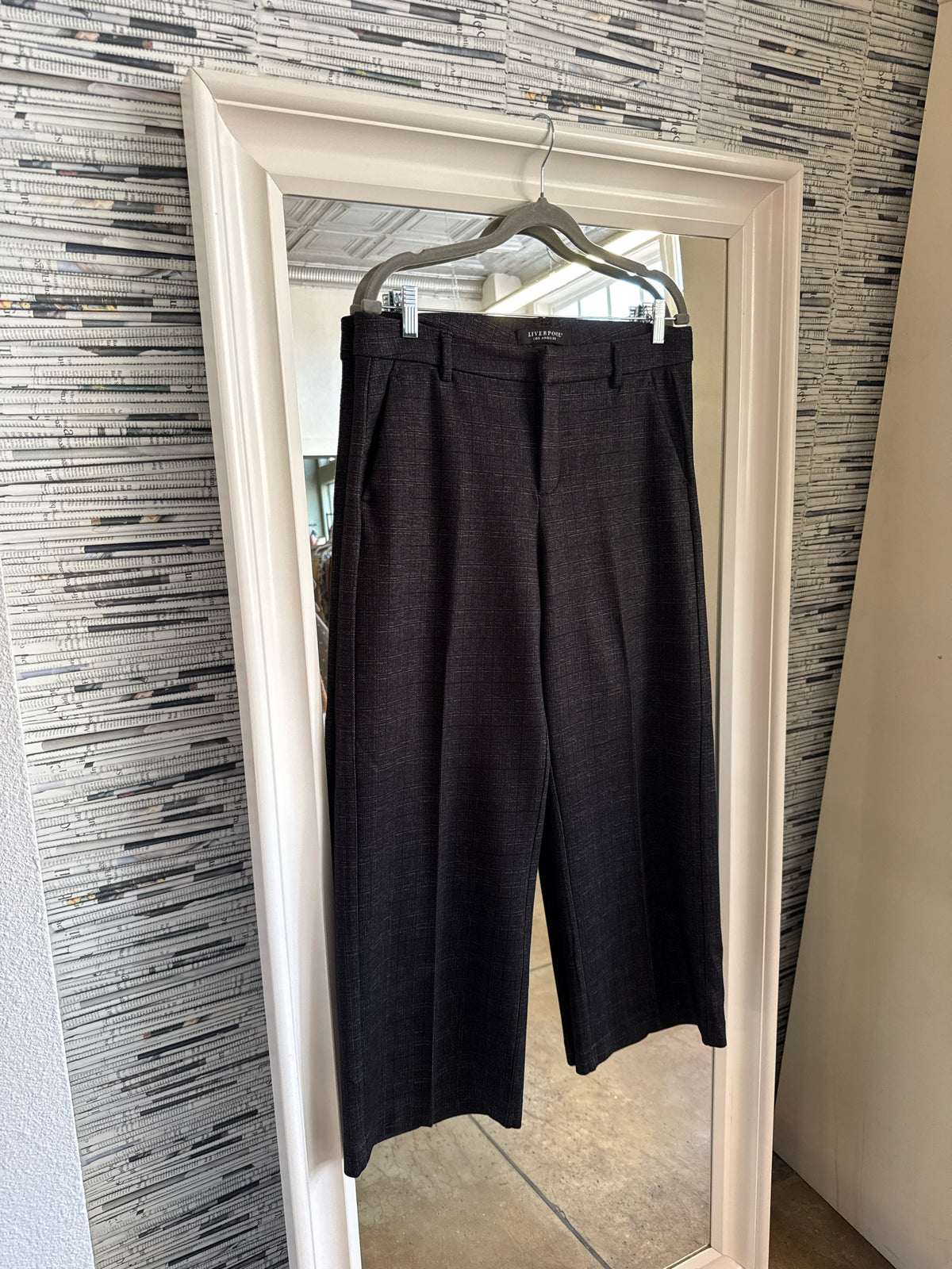 Liverpool Size 10/30 Black Pants