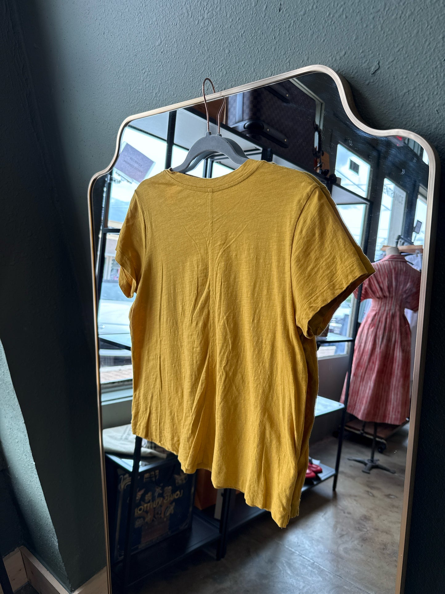 LOFT Size M Mustard Tee