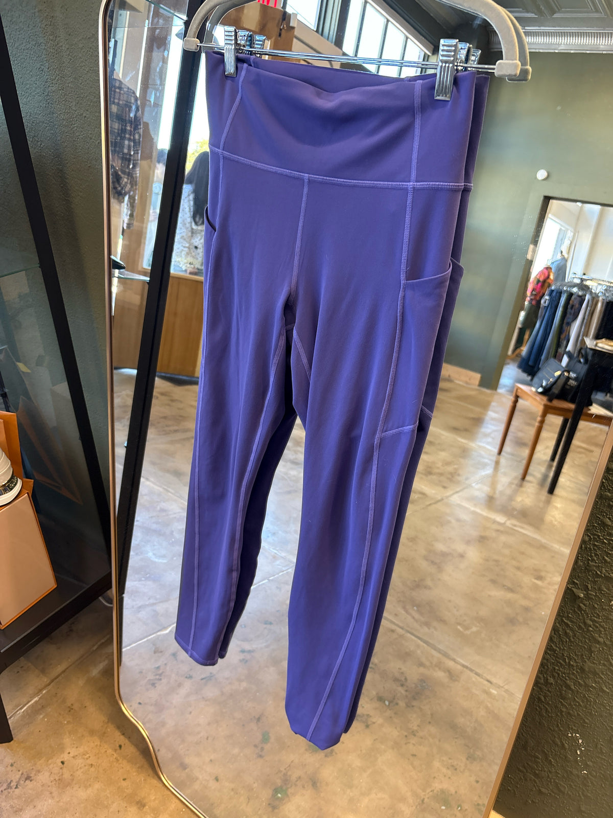 Fabletics Size M Lavendar Legging